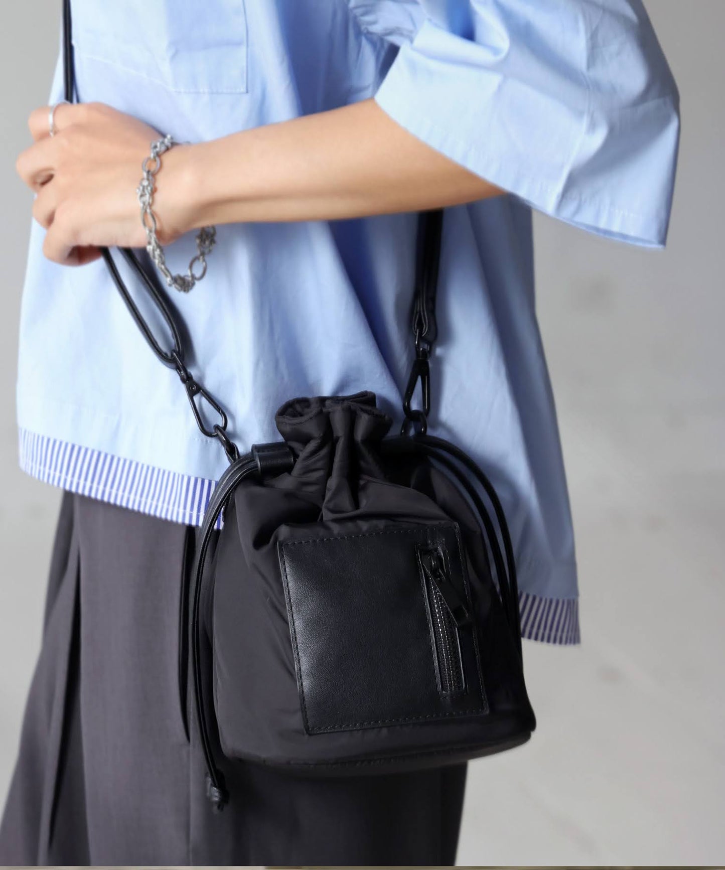 Ladies Drawstring Shoulder Bag