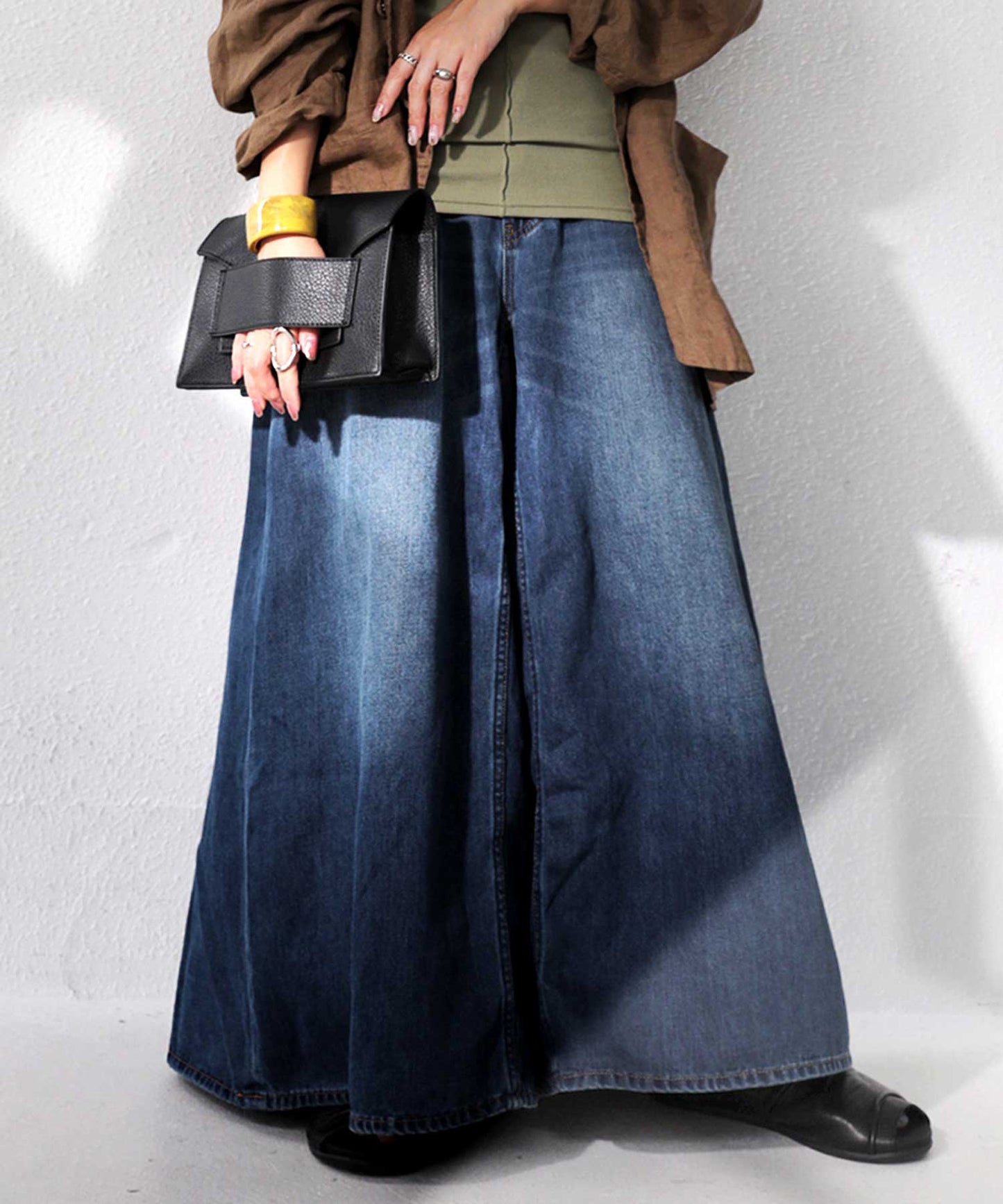 Deformed design Wide denim pants Ladies