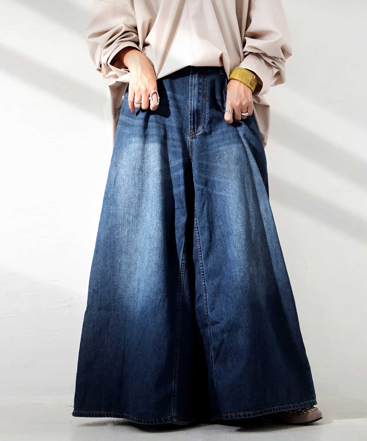 Deformed design Wide denim pants Ladies