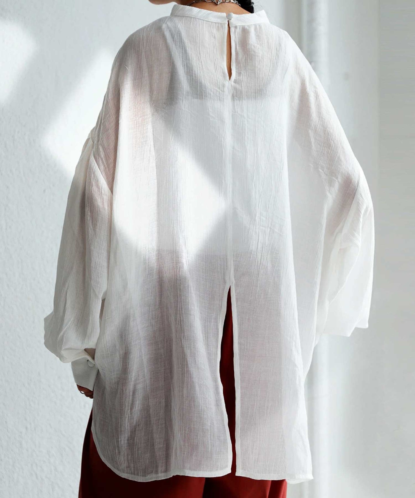 Back slit Ladies blouse Long-Sleeve