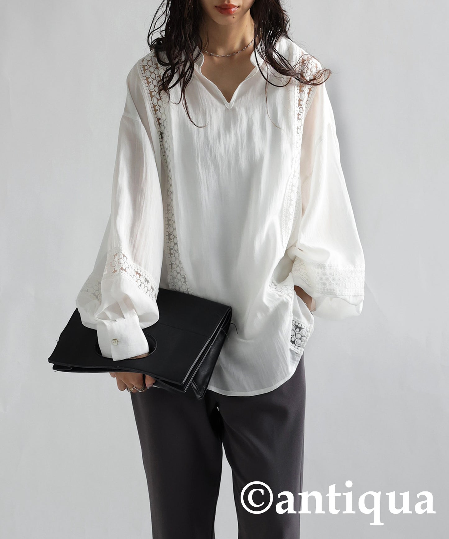 Lace switching blouse Ladies