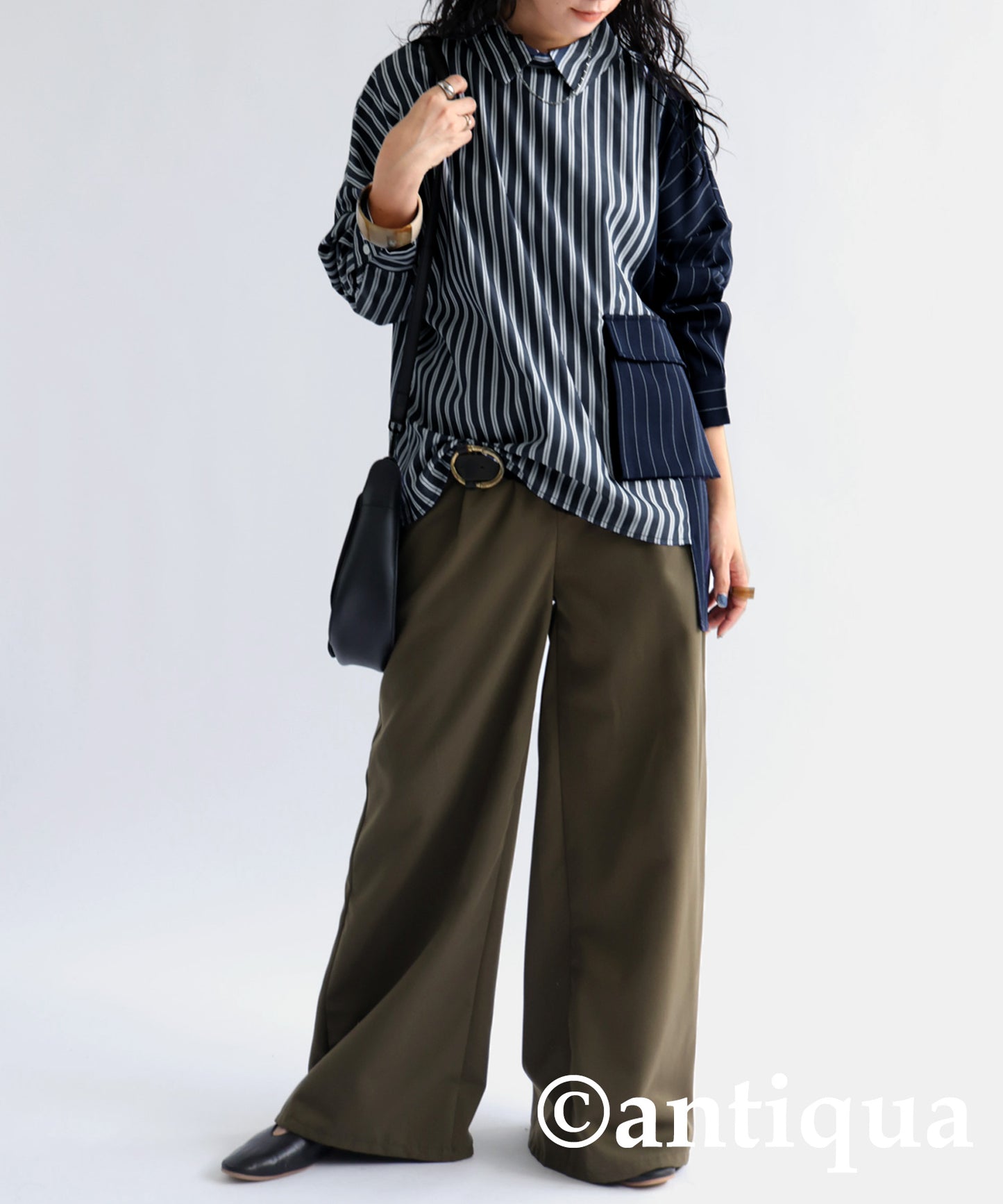 Stripe pattern switching shirt Ladies