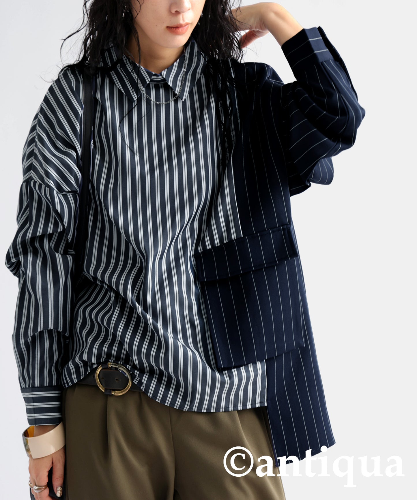 Stripe pattern switching shirt Ladies