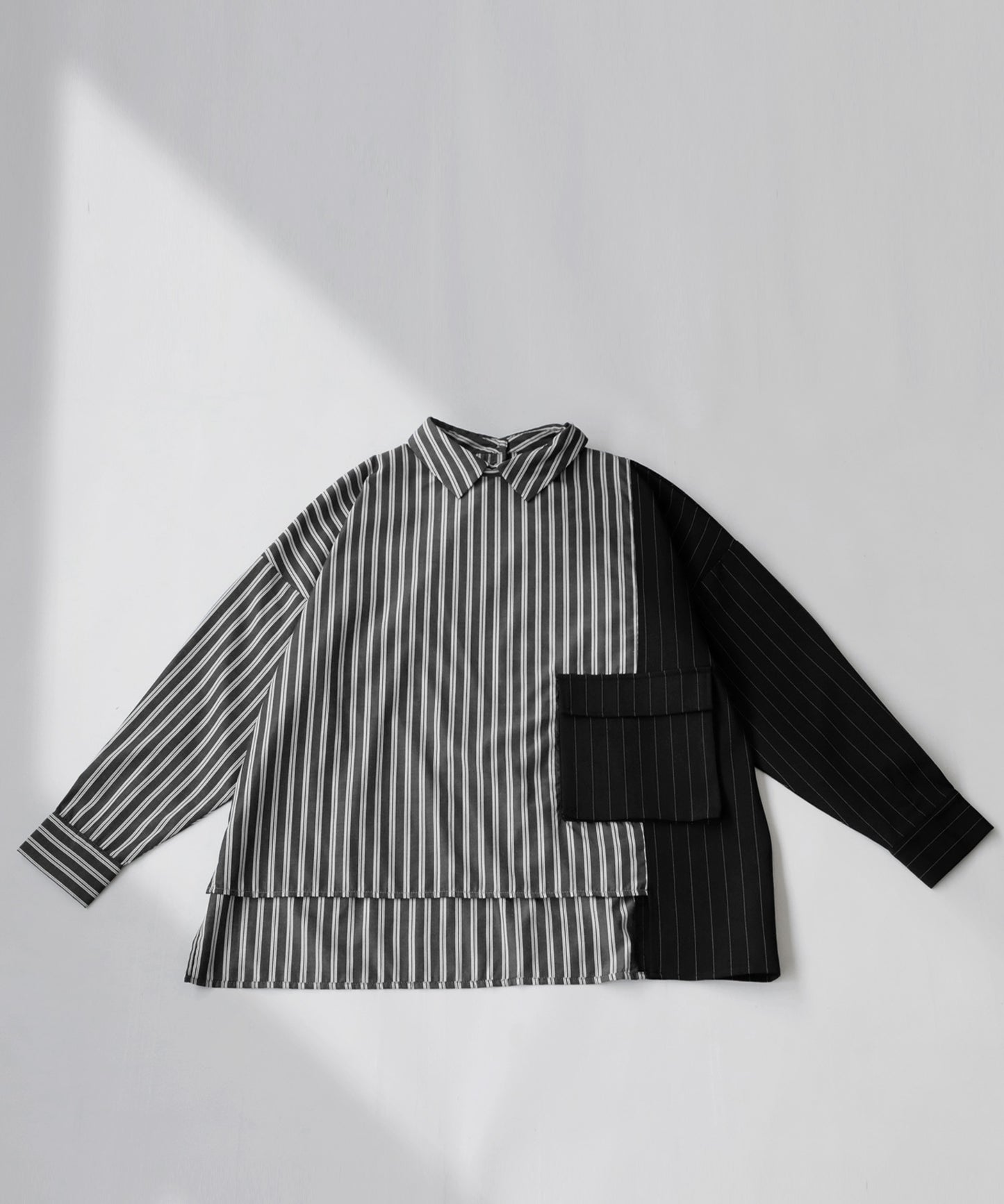 Stripe pattern switching shirt Ladies