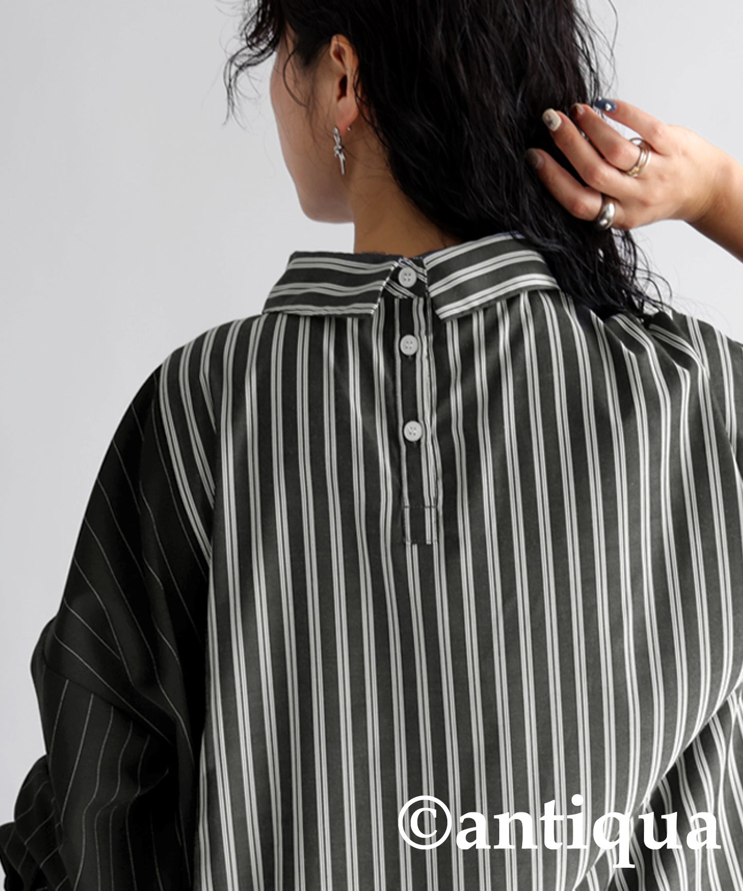 Stripe pattern switching shirt Ladies