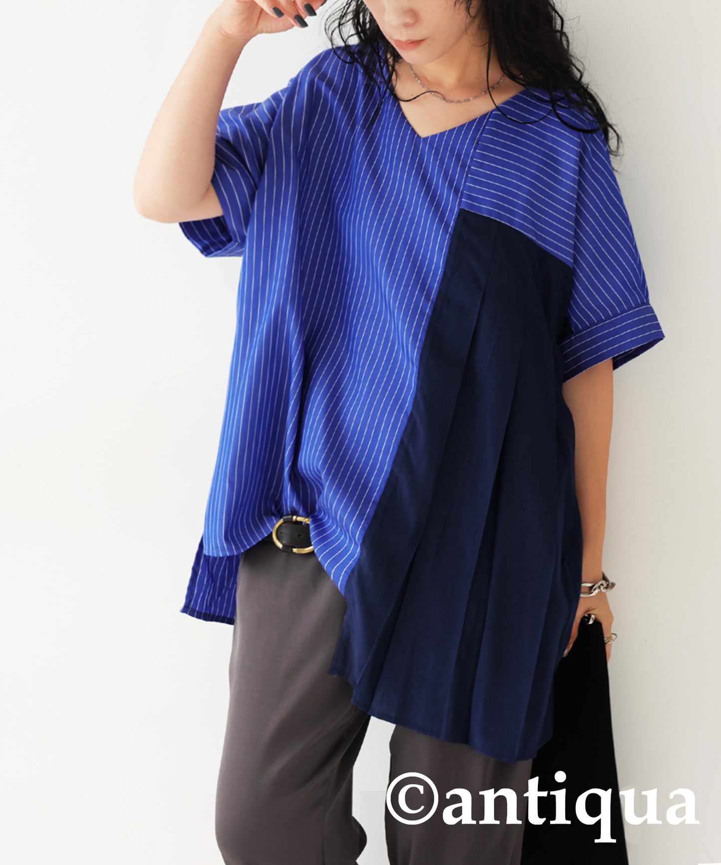 Ladies vertical striped blouse with pleats short sleeves