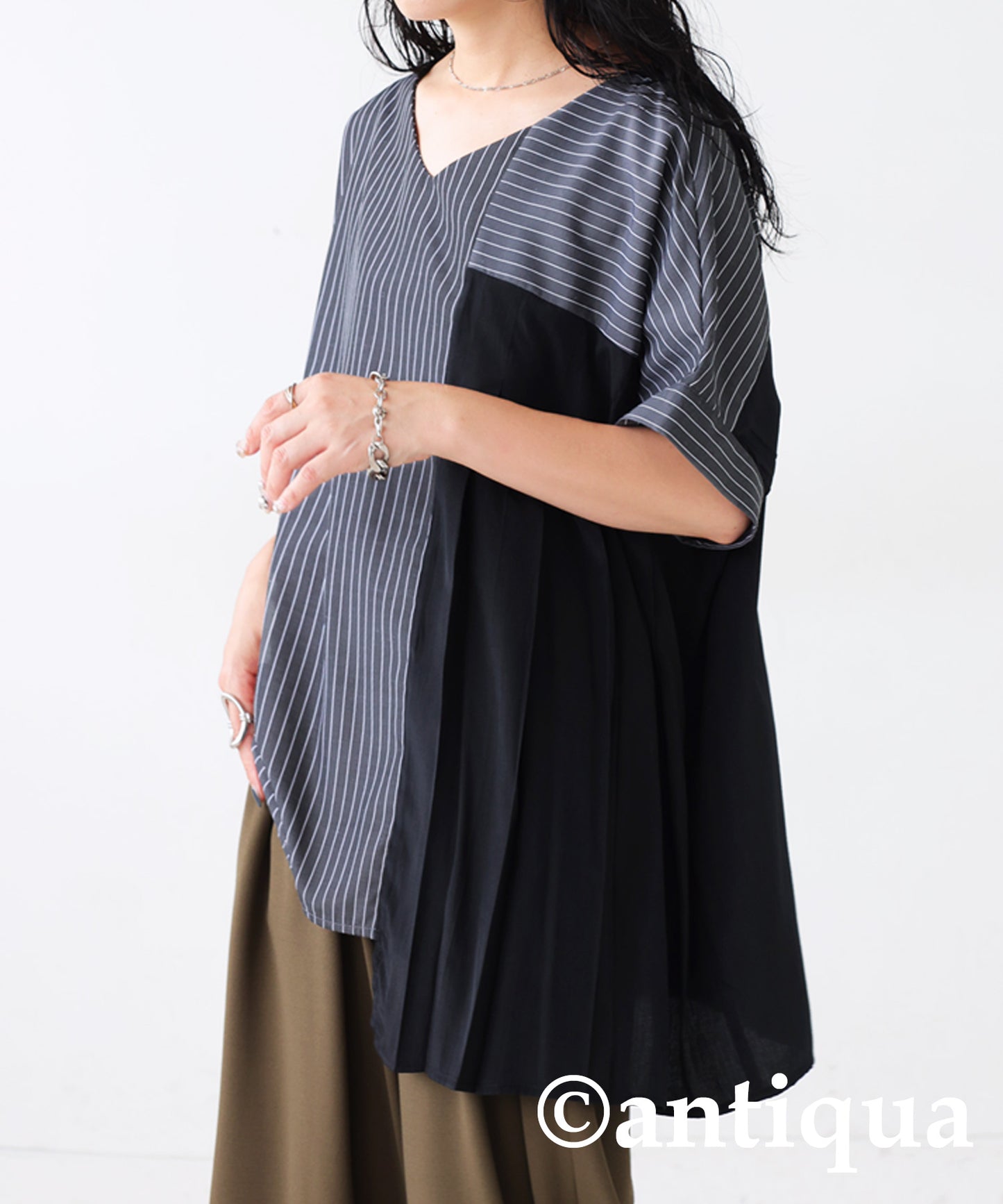 Ladies vertical striped blouse with pleats short sleeves