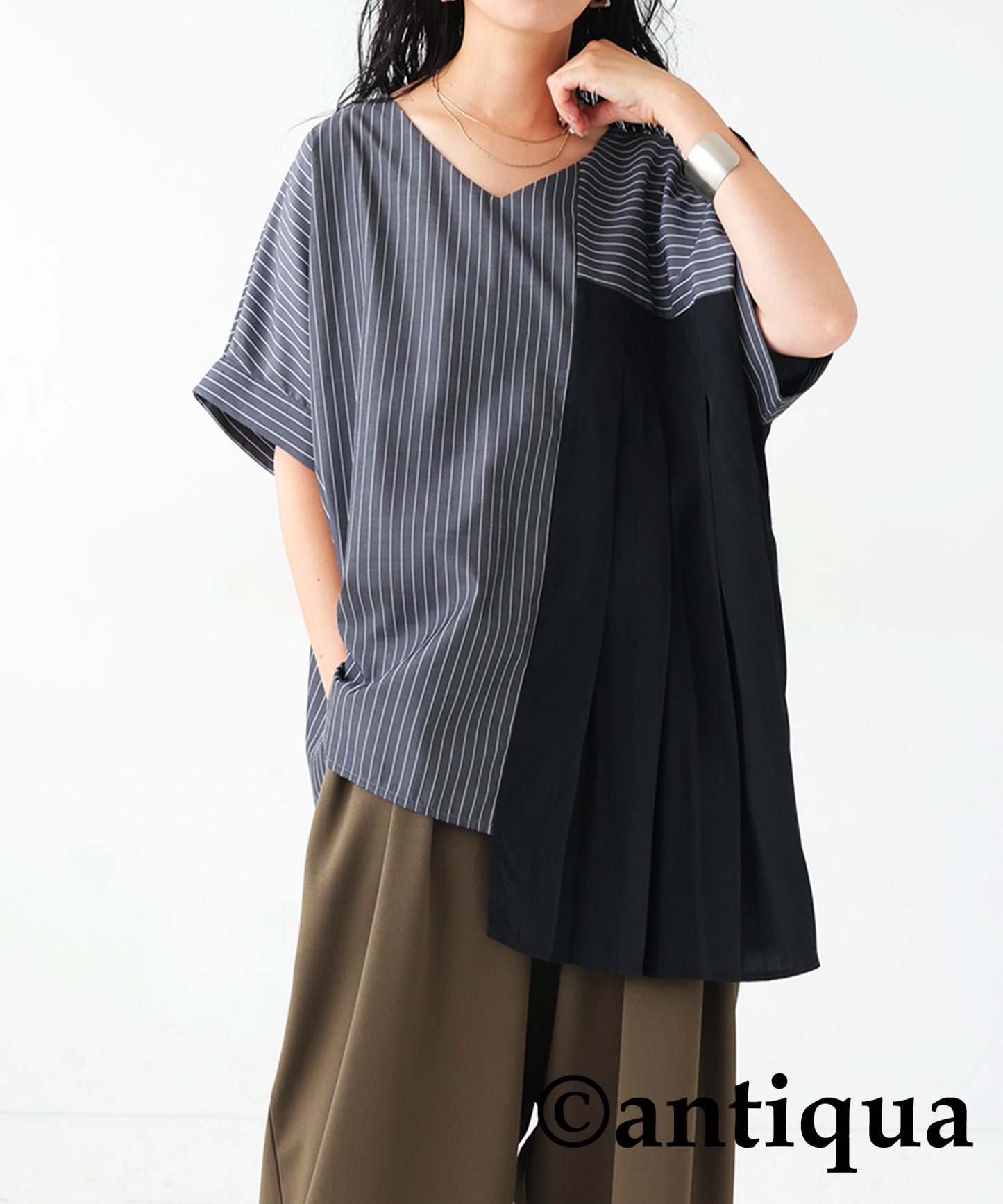 Ladies vertical striped blouse with pleats short sleeves