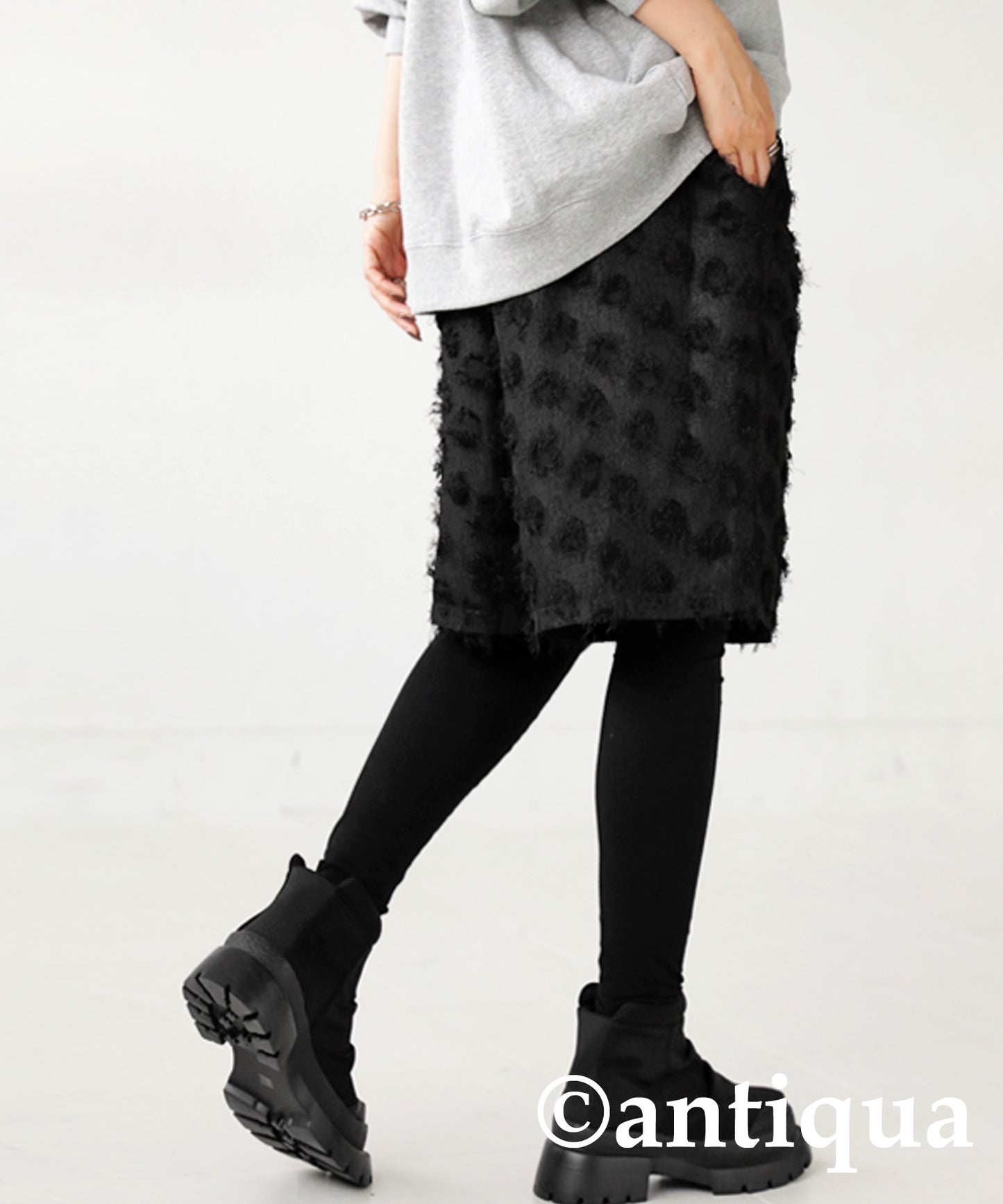 Dot Jacquard Half Pants Ladies