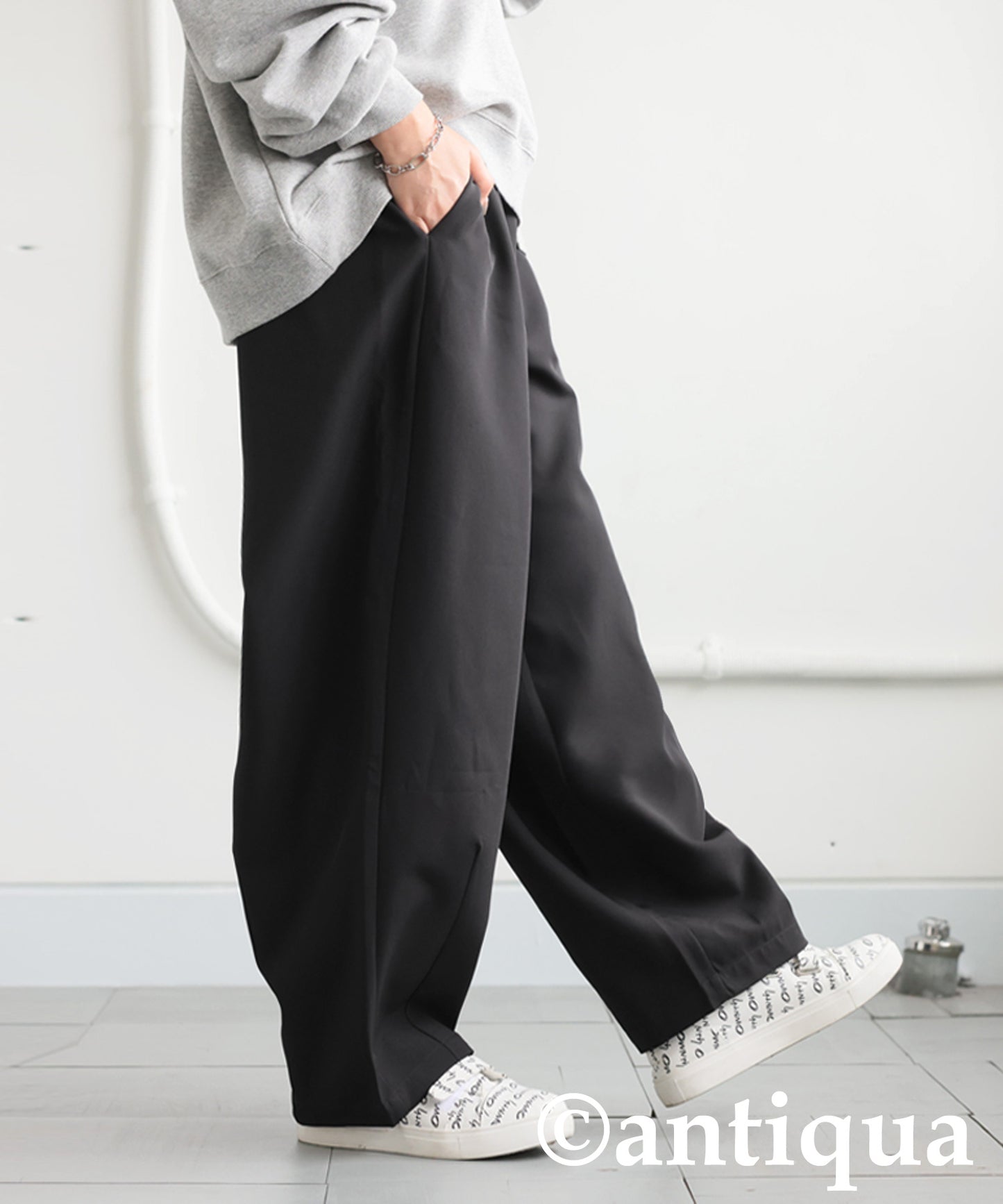 Tuck Design Pants Ladies