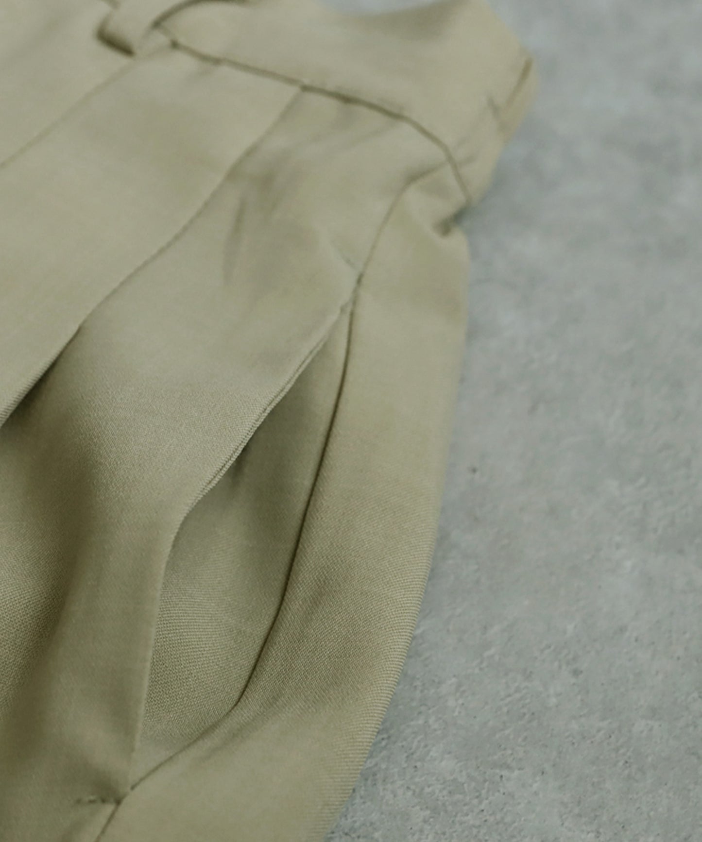 Ladies Roll-Up Wide Pants