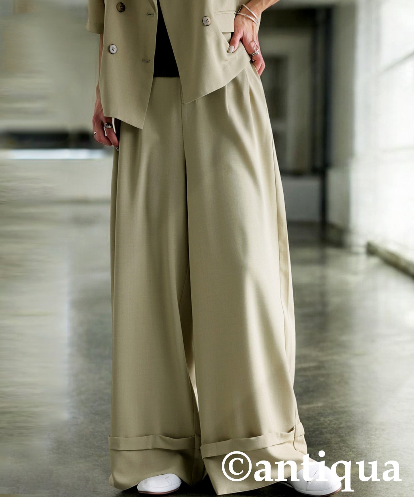 Ladies Roll-Up Wide Pants