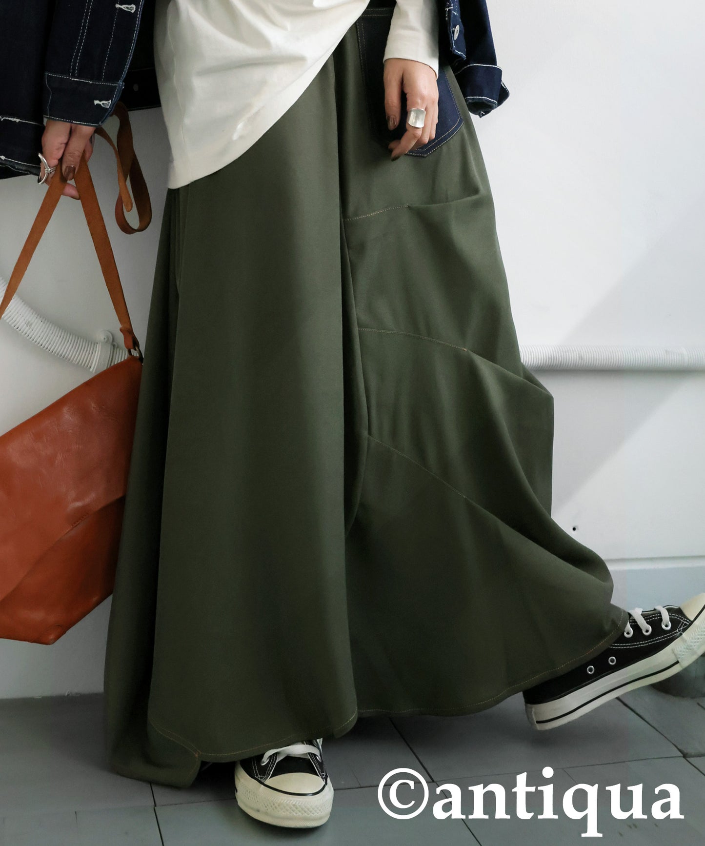 Different Material Tuck Skirt Ladies