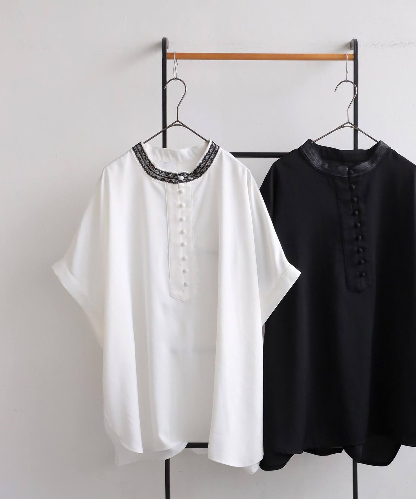 Ladies Lace Collar Dolman Top