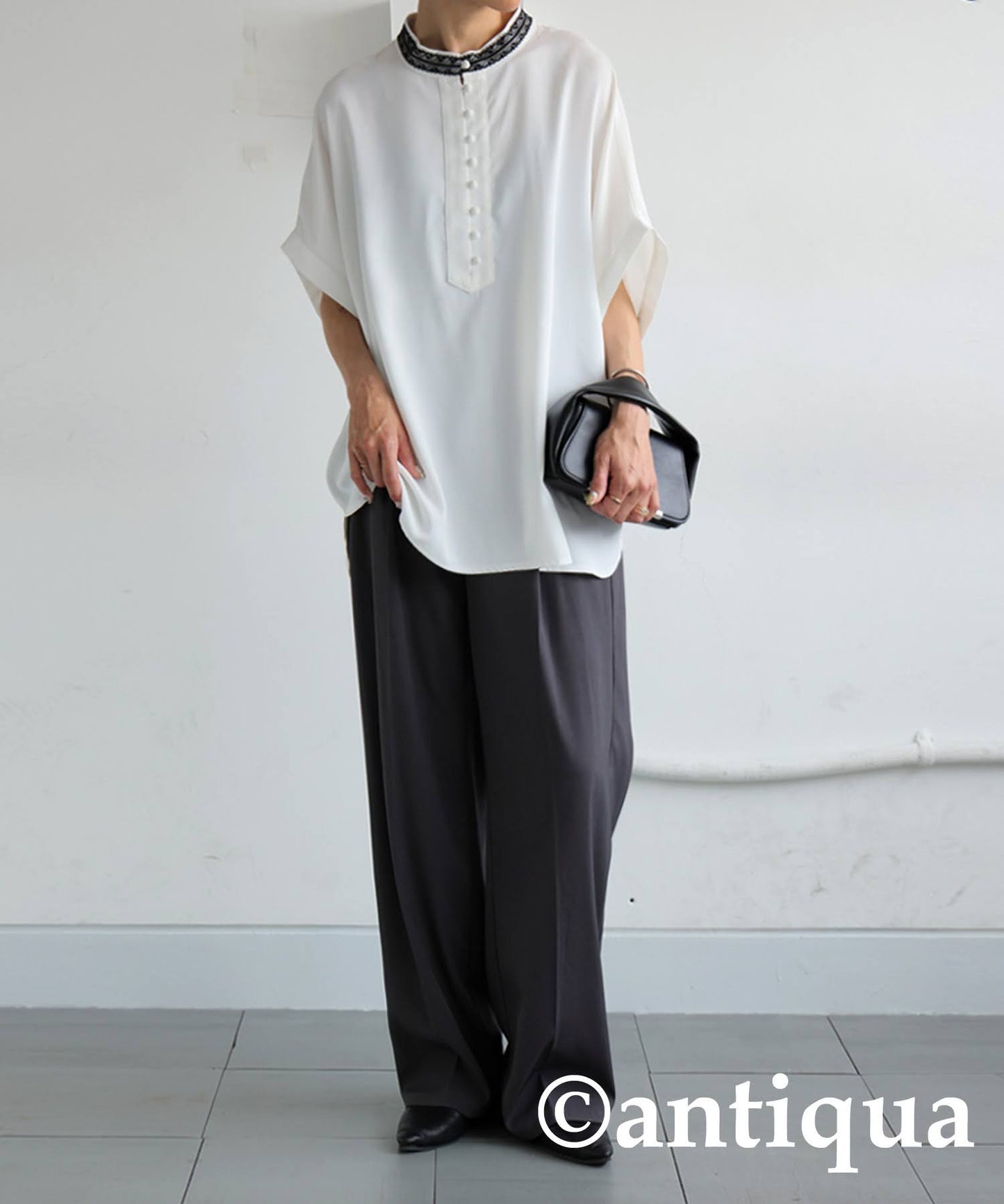 Ladies Lace Collar Dolman Top