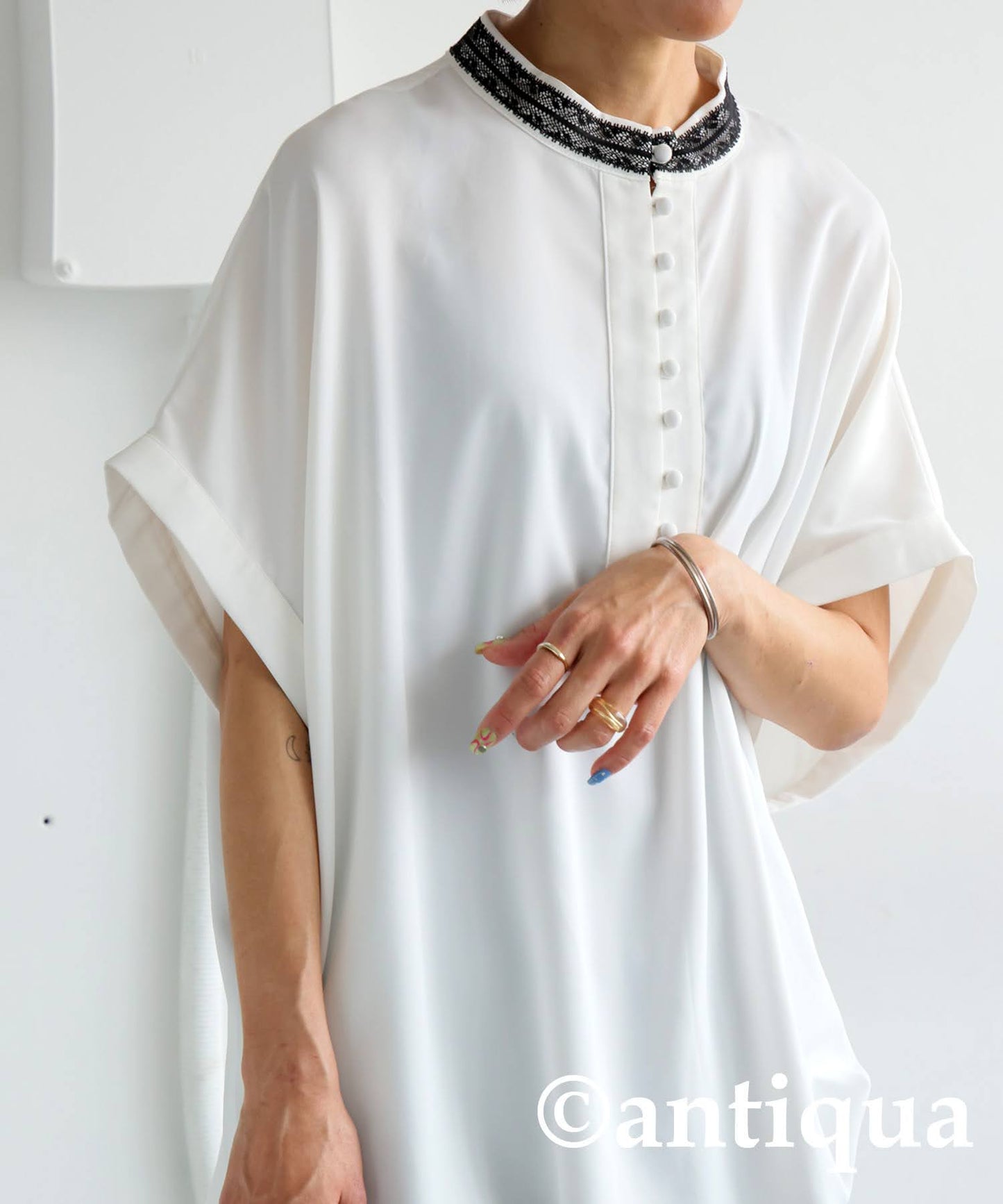 Ladies Lace Collar Dolman Top