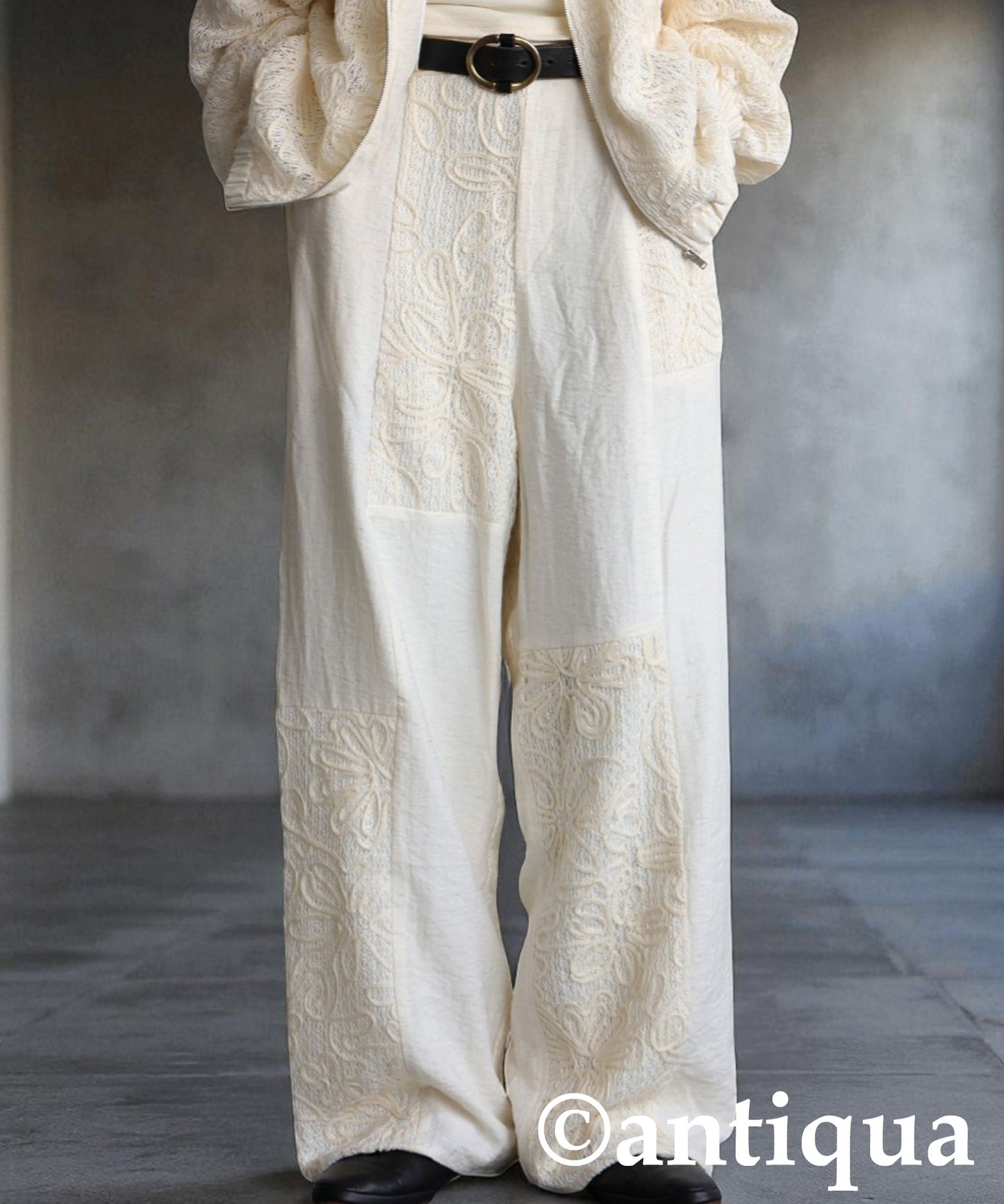 Ladies Nuanced Lace Pants