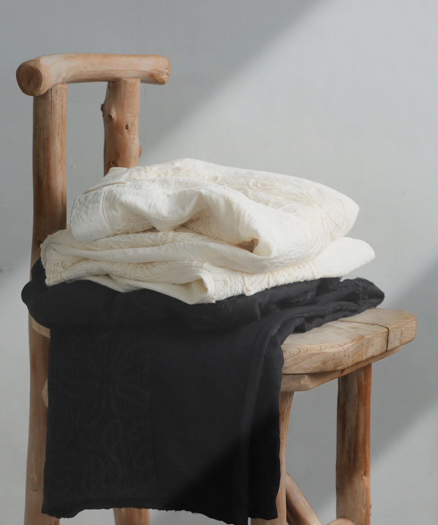 Ladies Nuanced Lace Pants