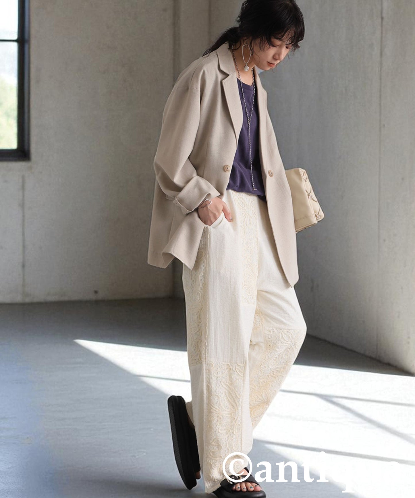 Ladies Nuanced Lace Pants