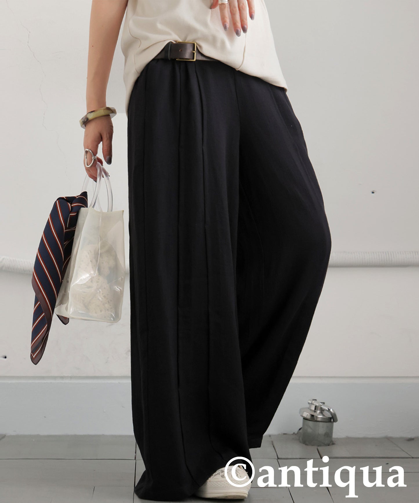 Ladies Wide-Pleated Pants