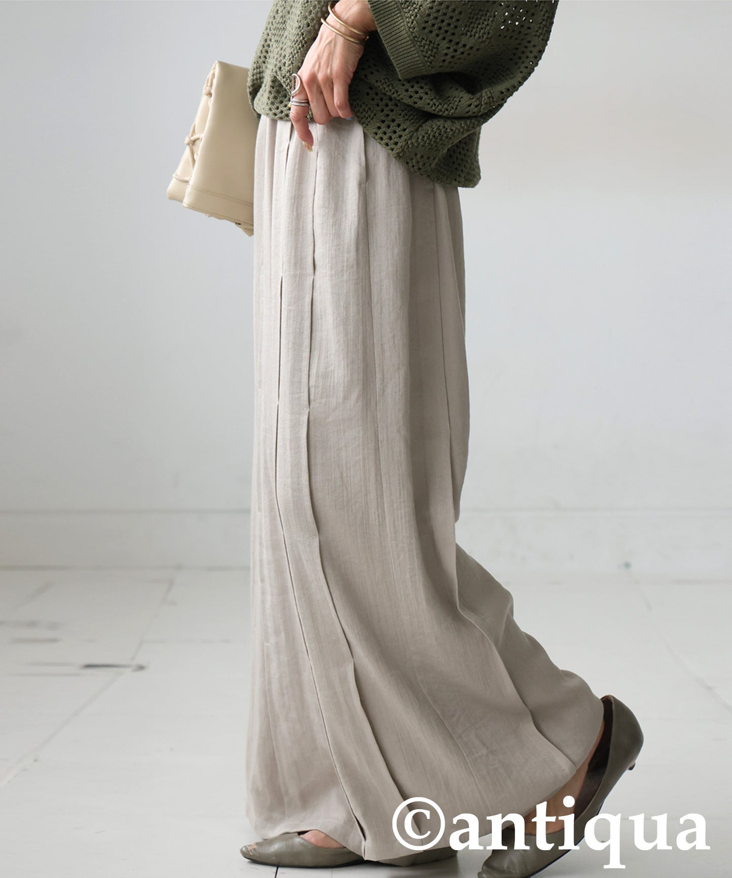 Ladies Wide-Pleated Pants