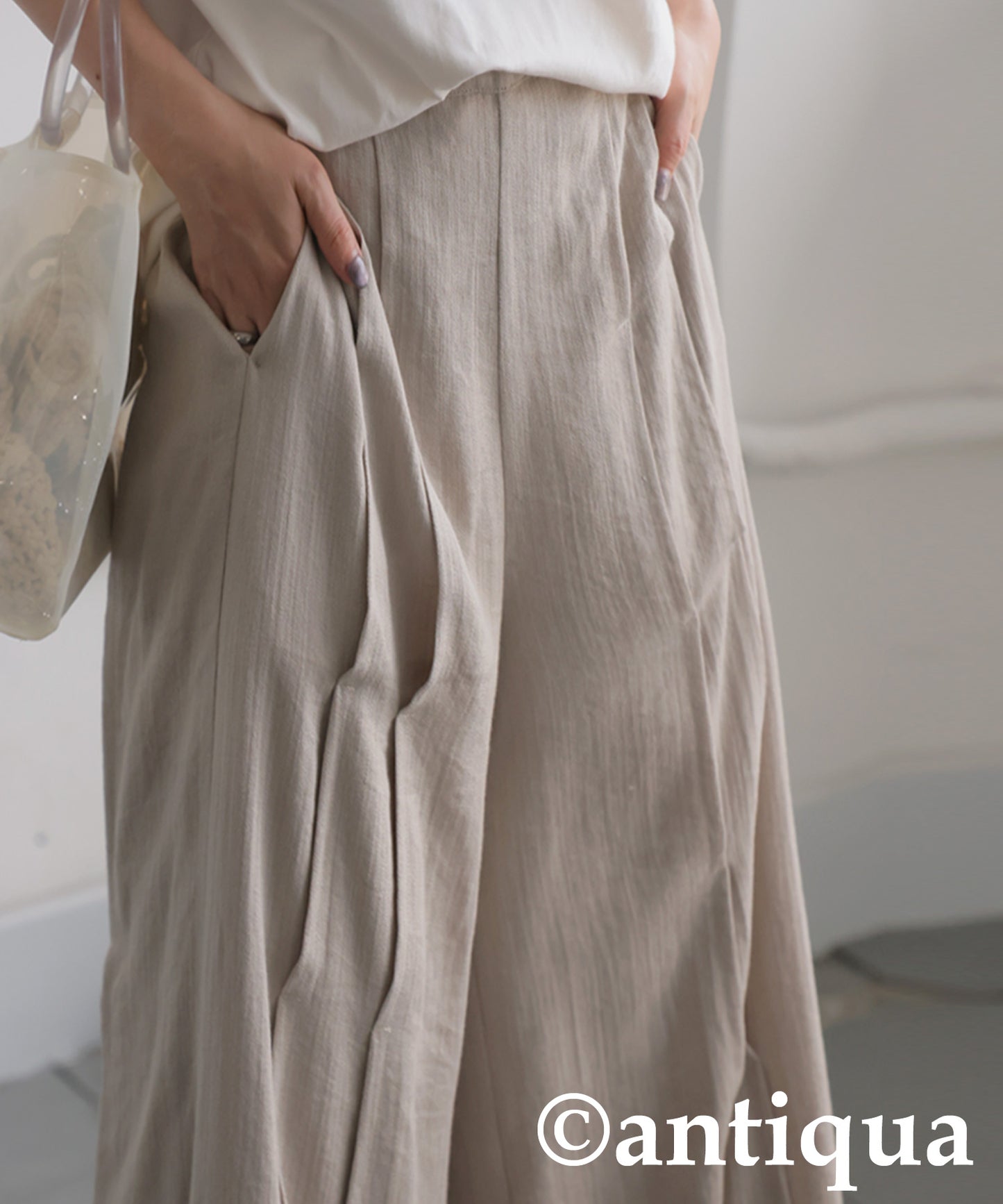Ladies Wide-Pleated Pants