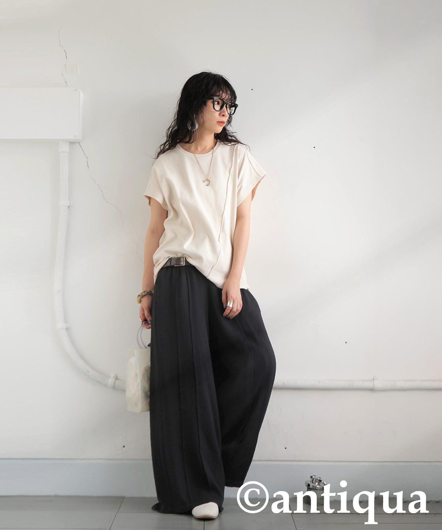 Ladies Wide-Pleated Pants
