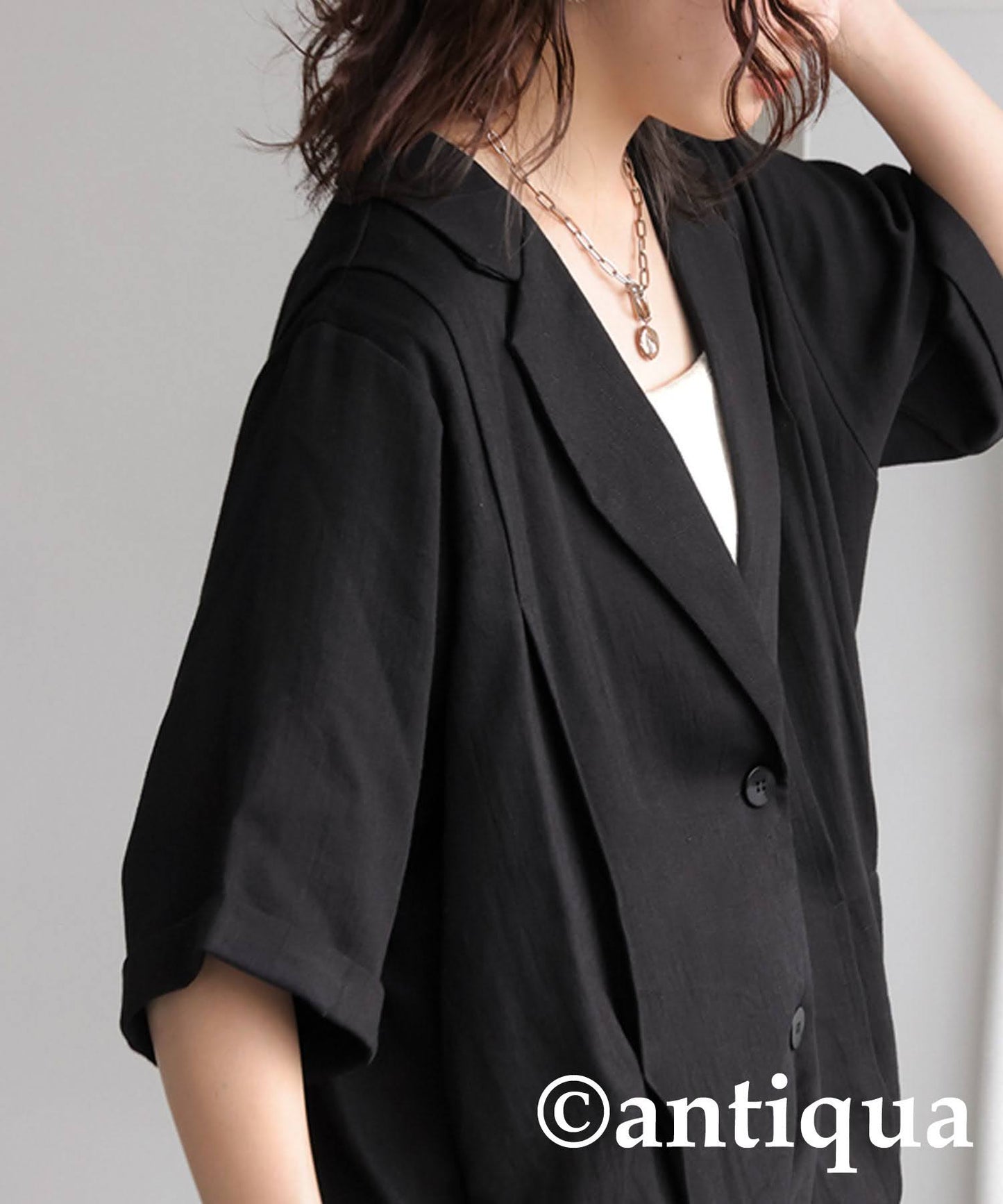 Ladies Tuck Short Sleeve Jacket