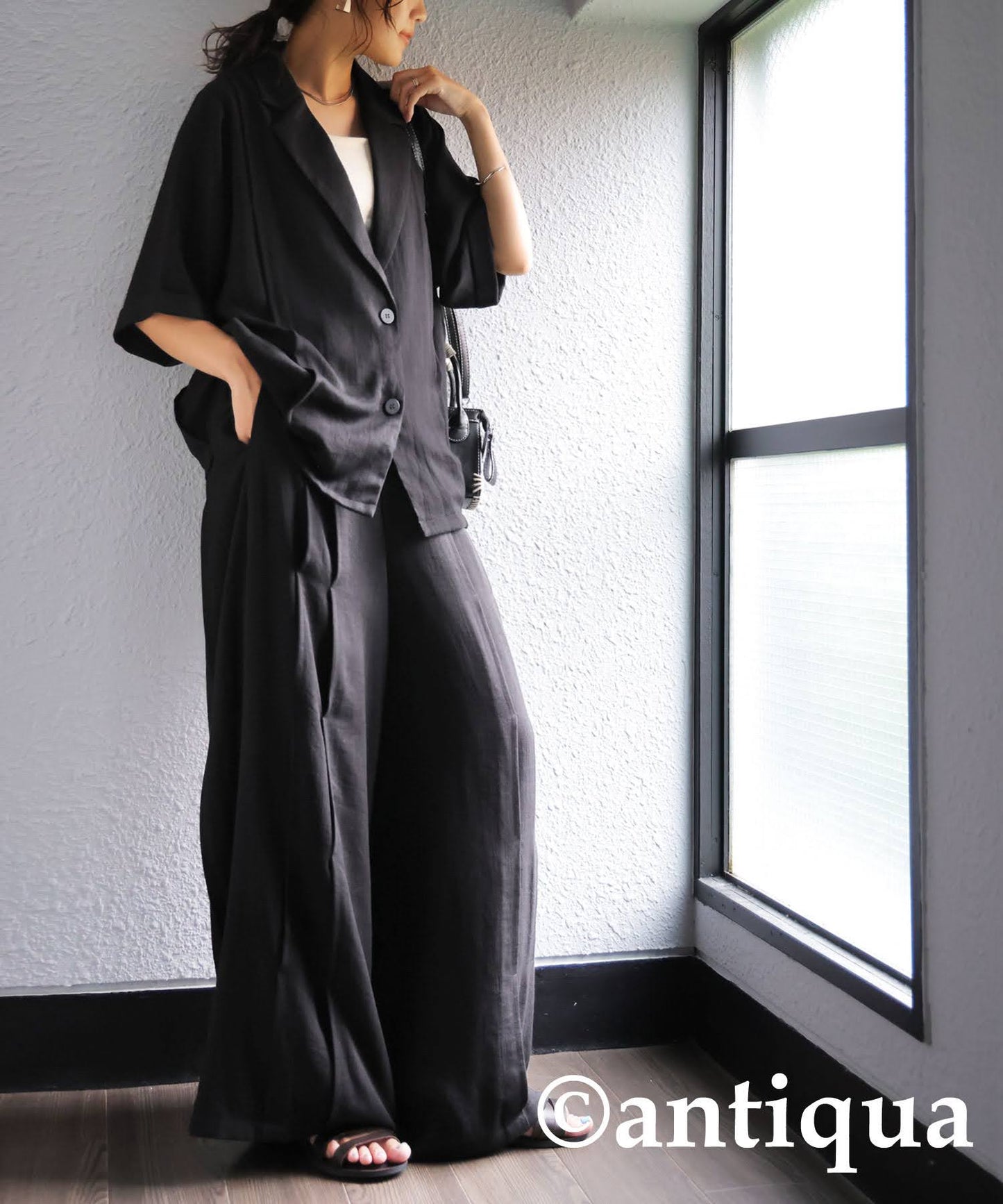 Ladies Tuck Short Sleeve Jacket