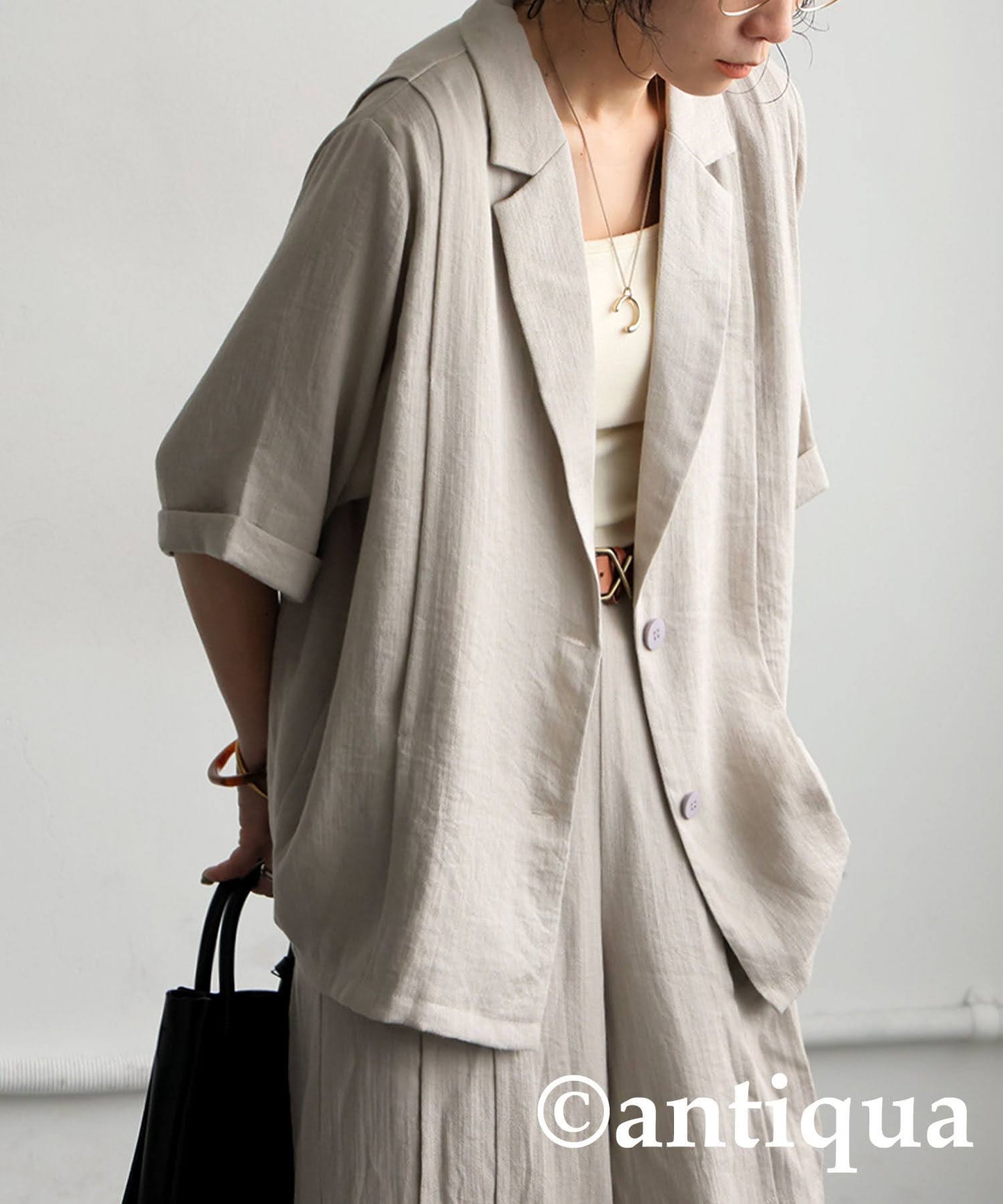 Ladies Tuck Short Sleeve Jacket