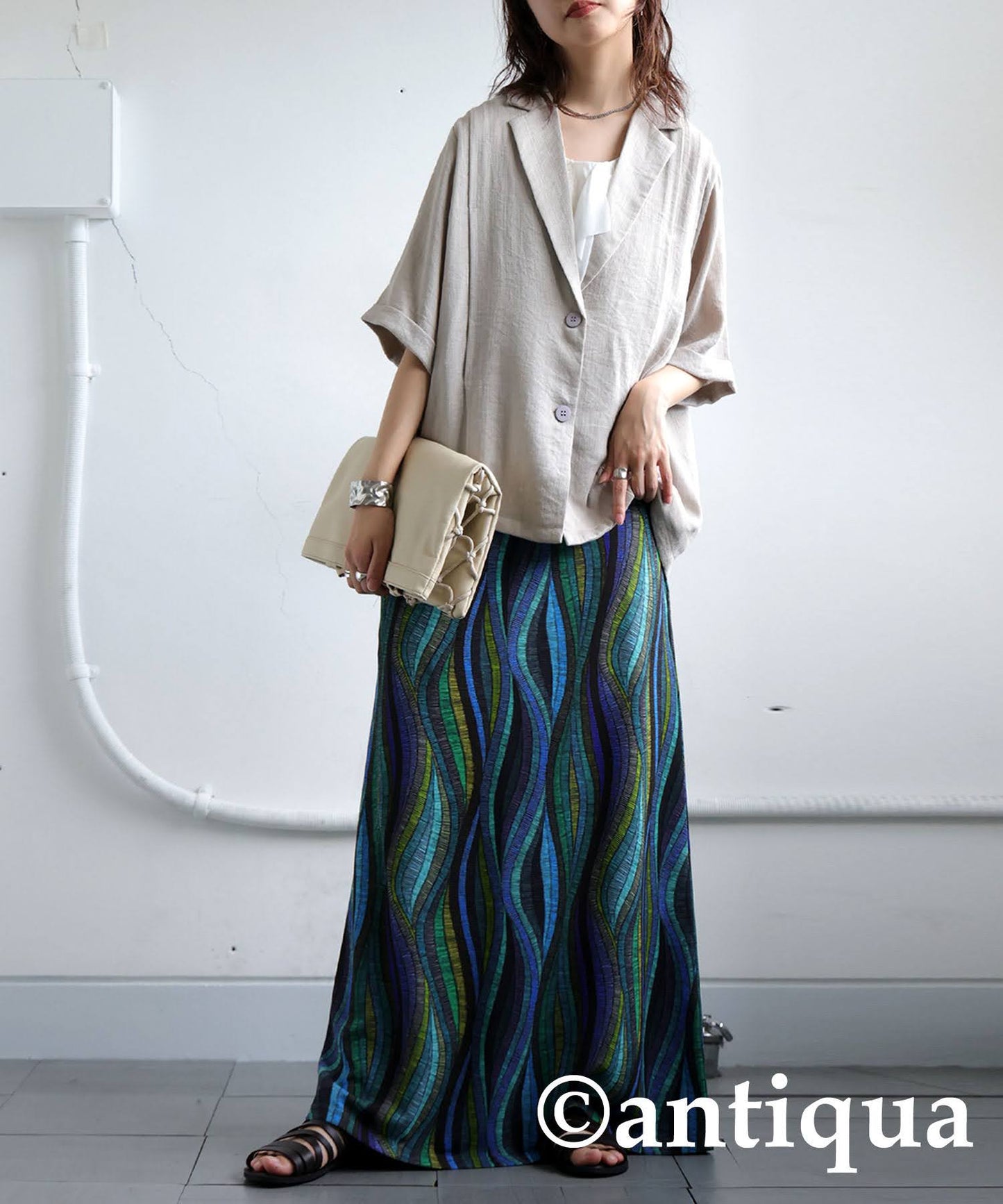 Ladies Tuck Short Sleeve Jacket