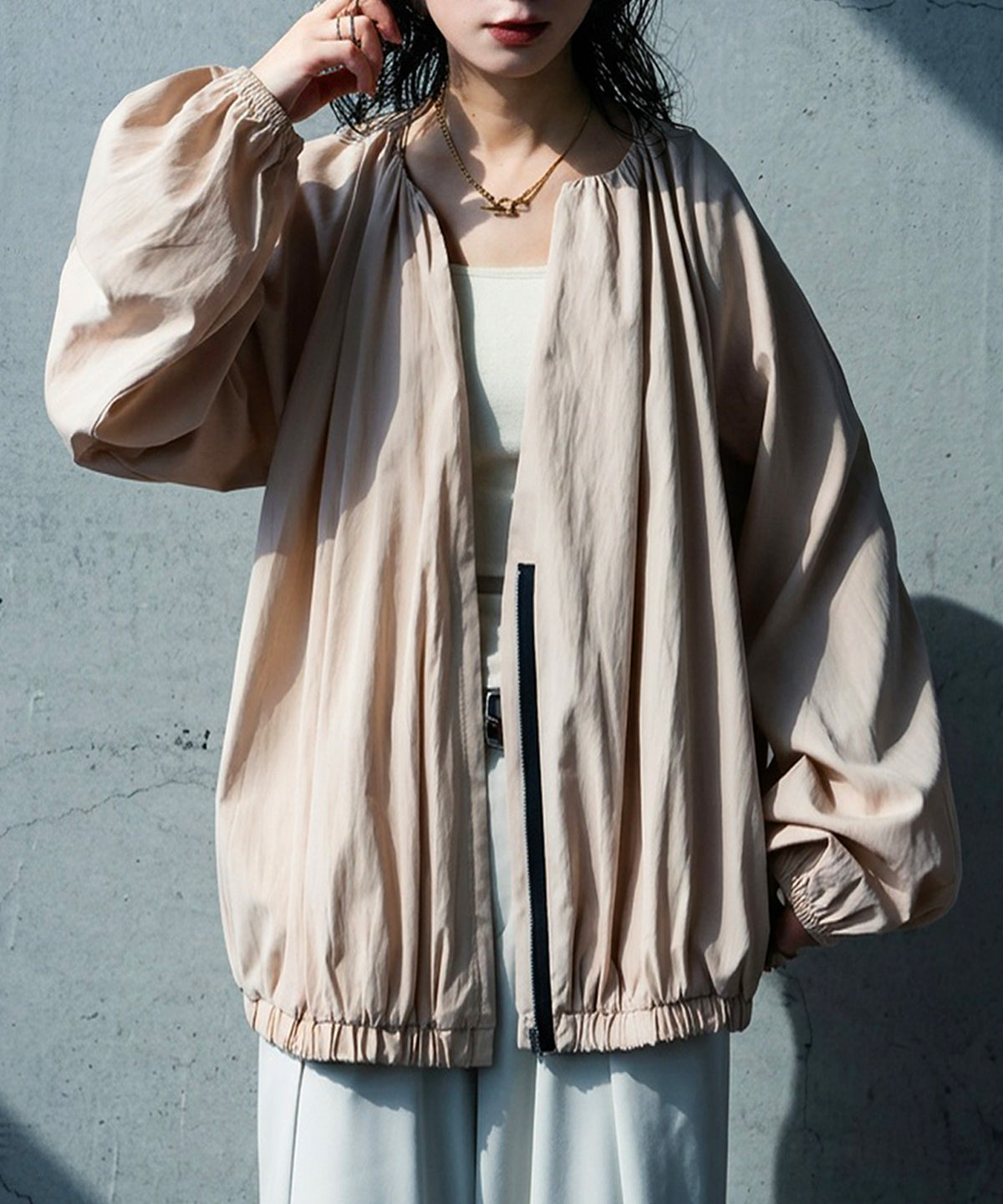 Gathered Neck, Color-Blocked Zip-Up Light Blouson Ladies