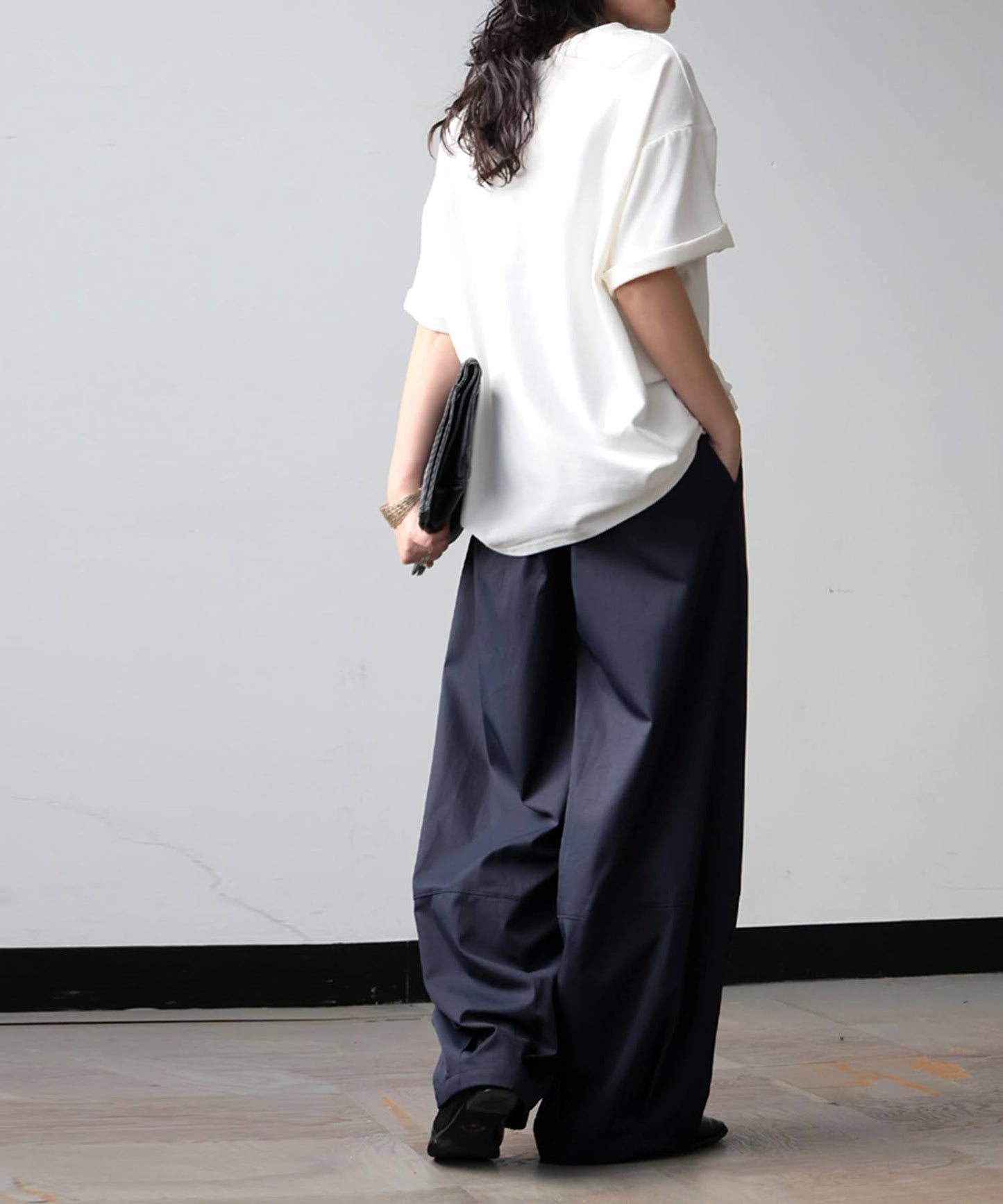 Tuck Switching Wide Pants Ladies