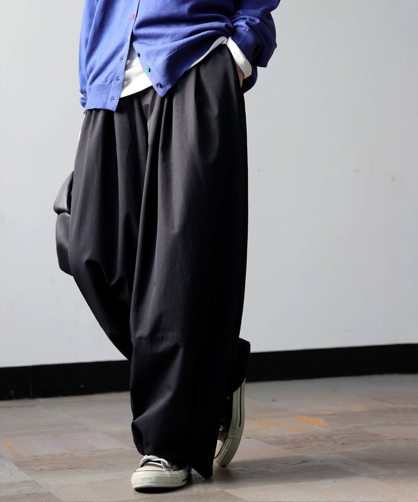 Tuck Switching Wide Pants Ladies