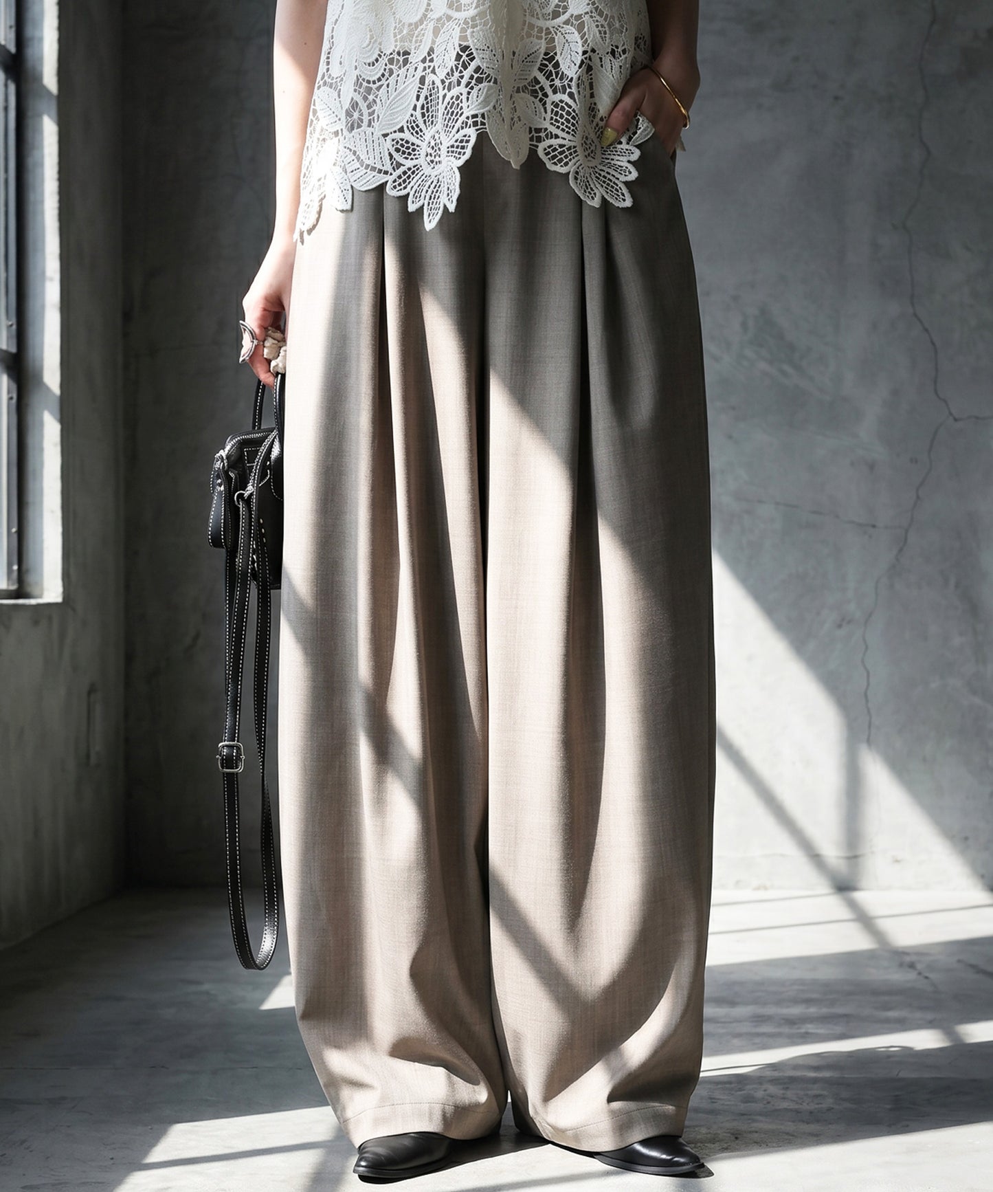 Balloon Tuck Wide Pants Ladies