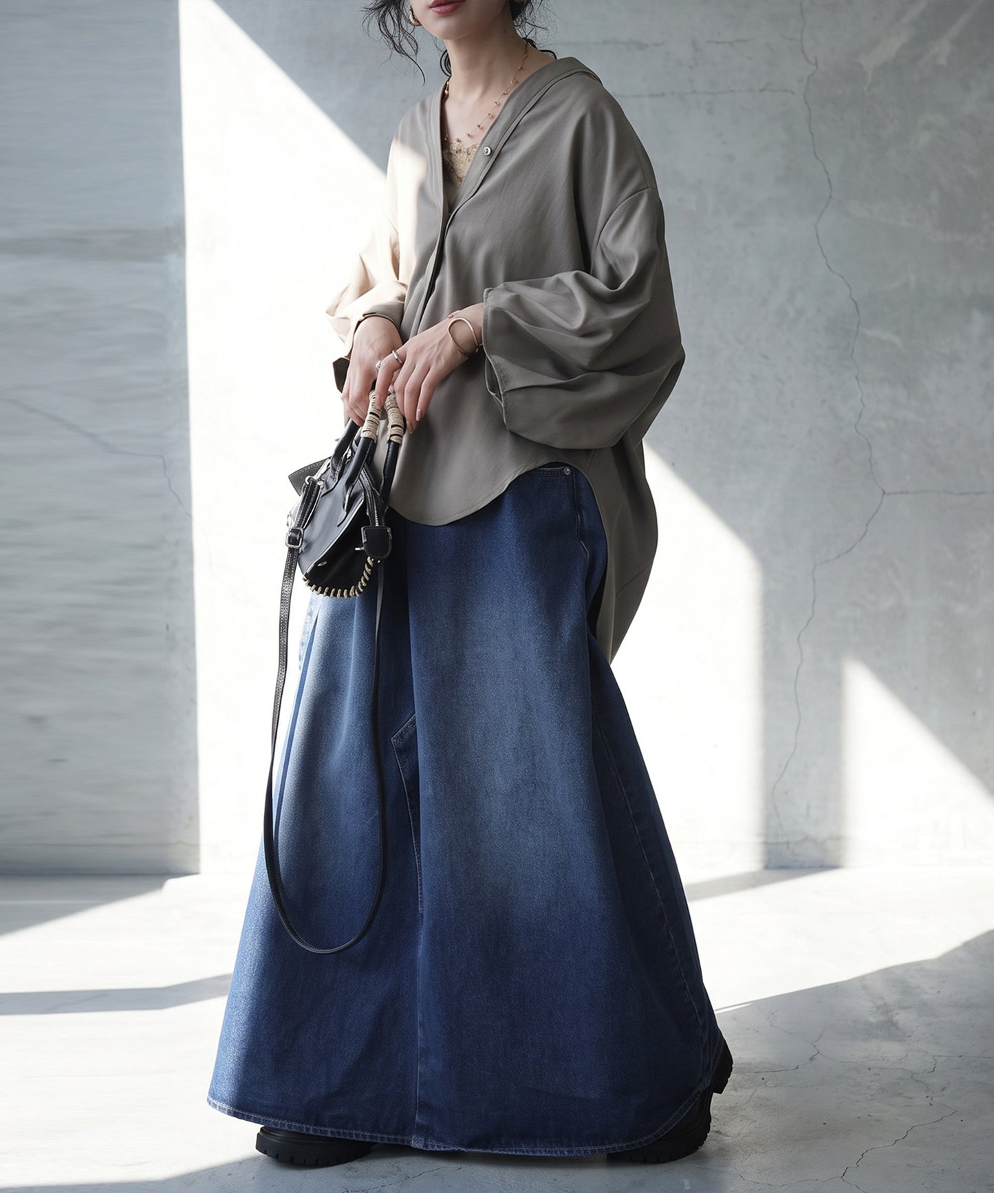 V-Neck Pleated Shirt Ladies