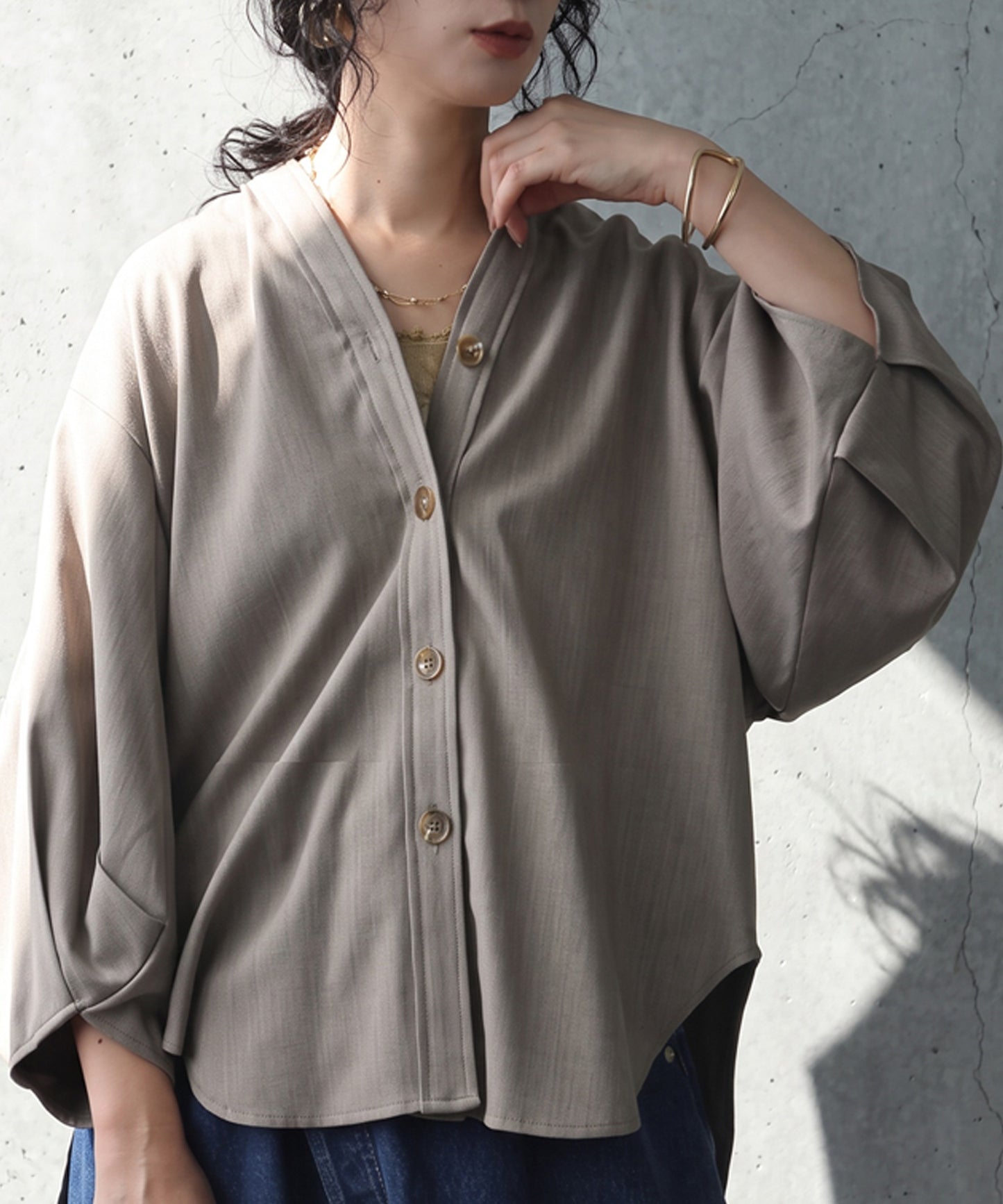 V-Neck Pleated Shirt Ladies
