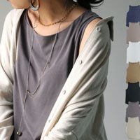 The texture and color that can only be obtained with this finest material. TOROMI boat neck tank top