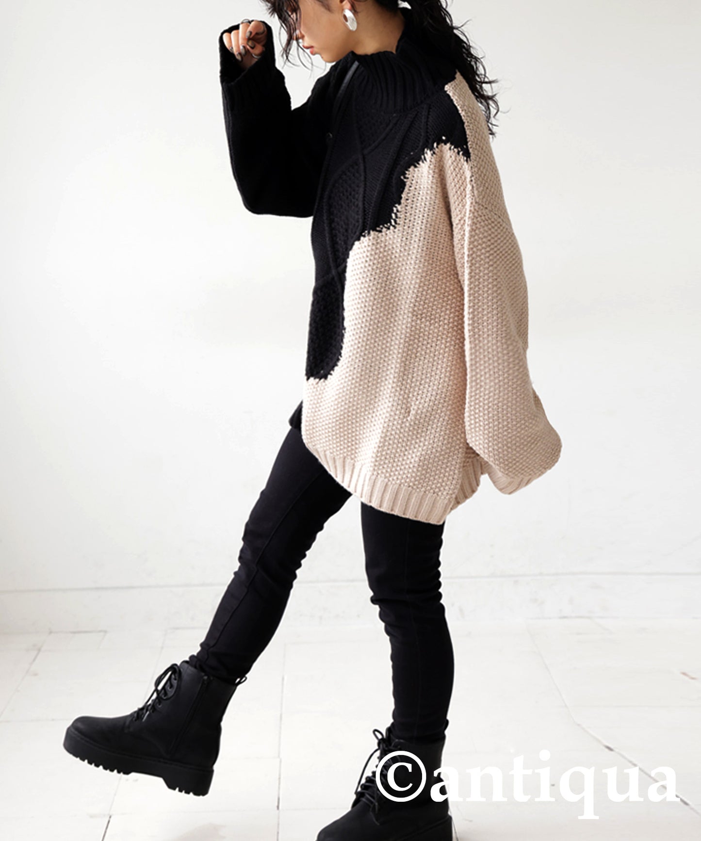 Bicolor waved high neck knit Ladies