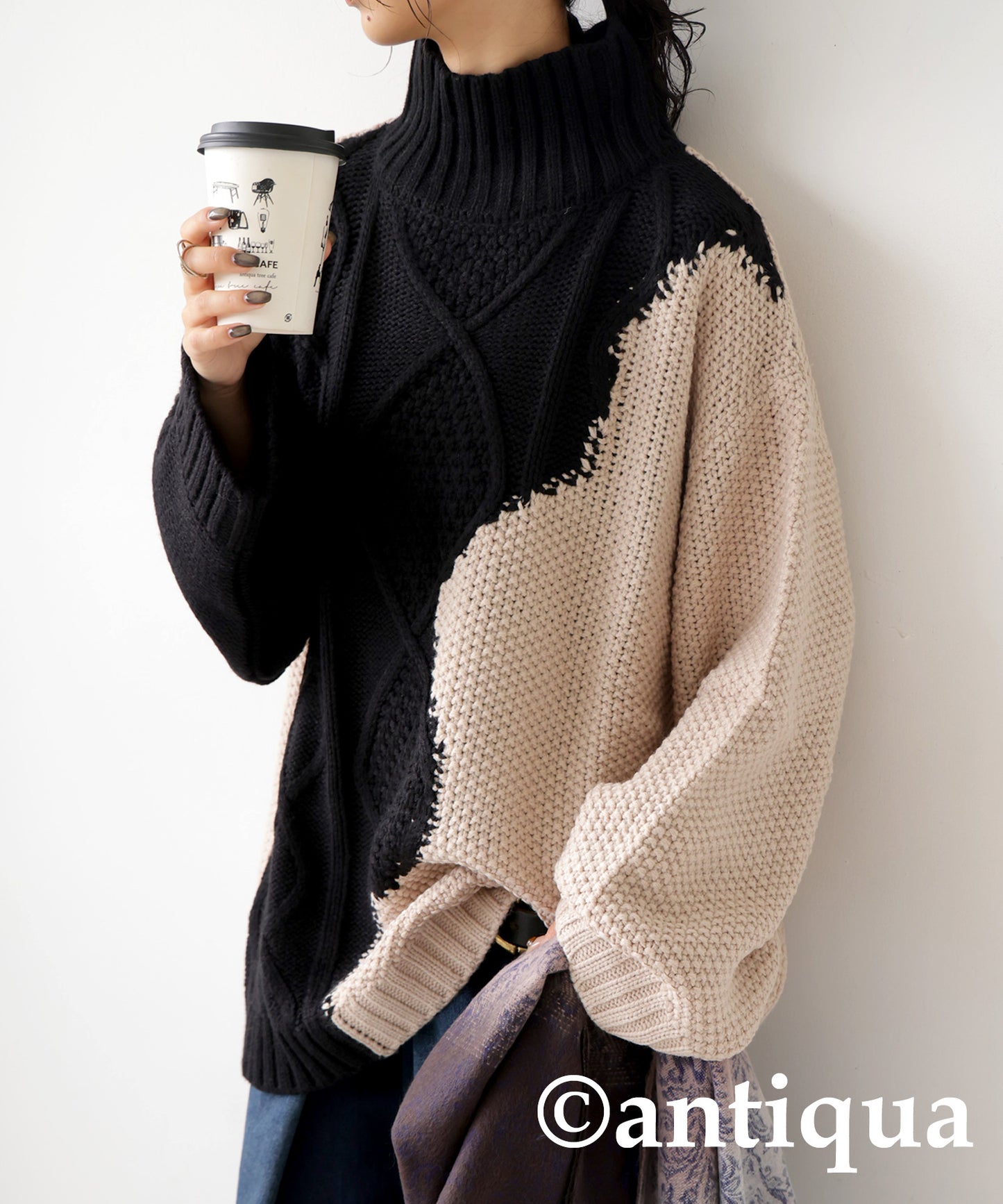 Bicolor waved high neck knit Ladies