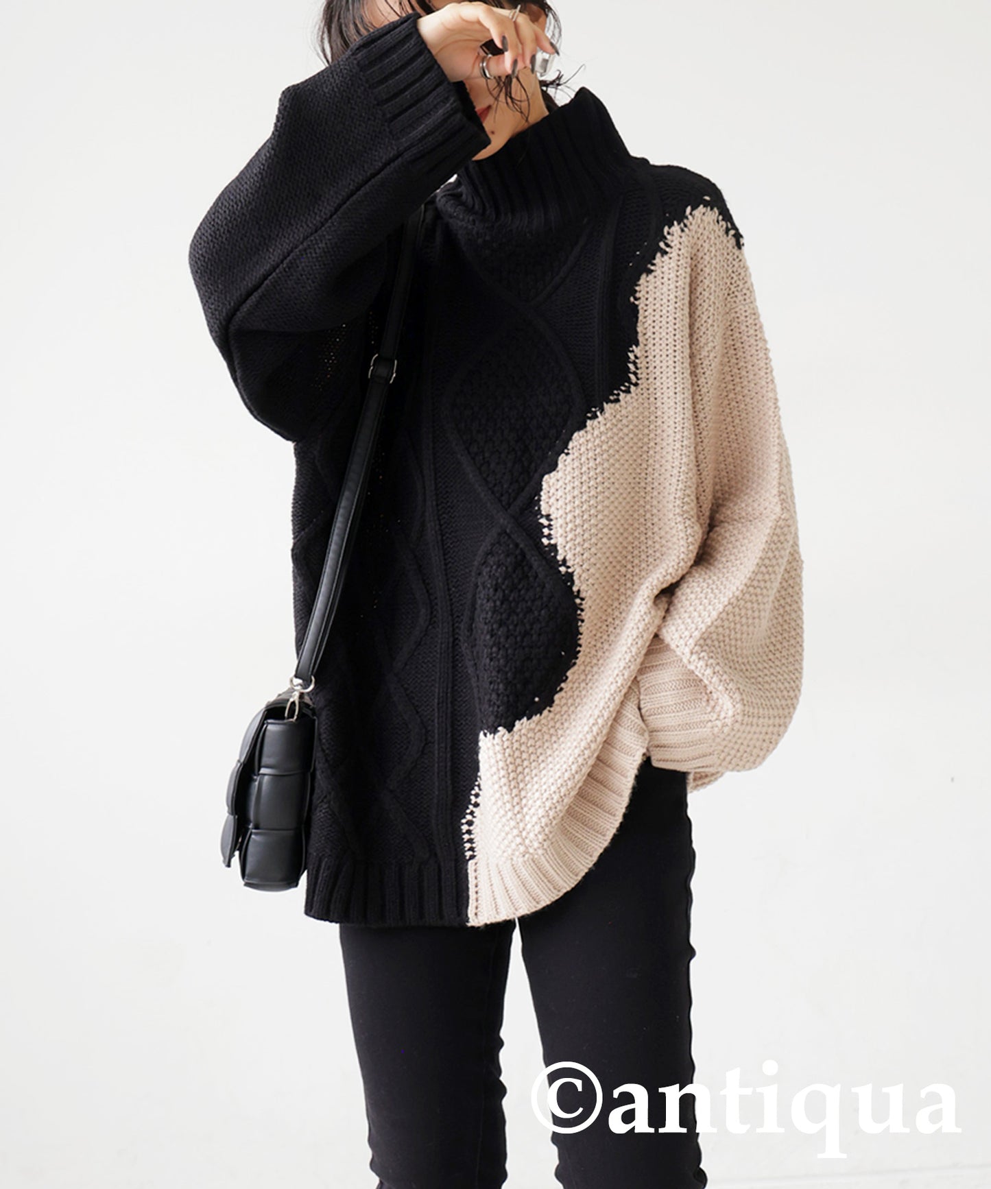 Bicolor waved high neck knit Ladies