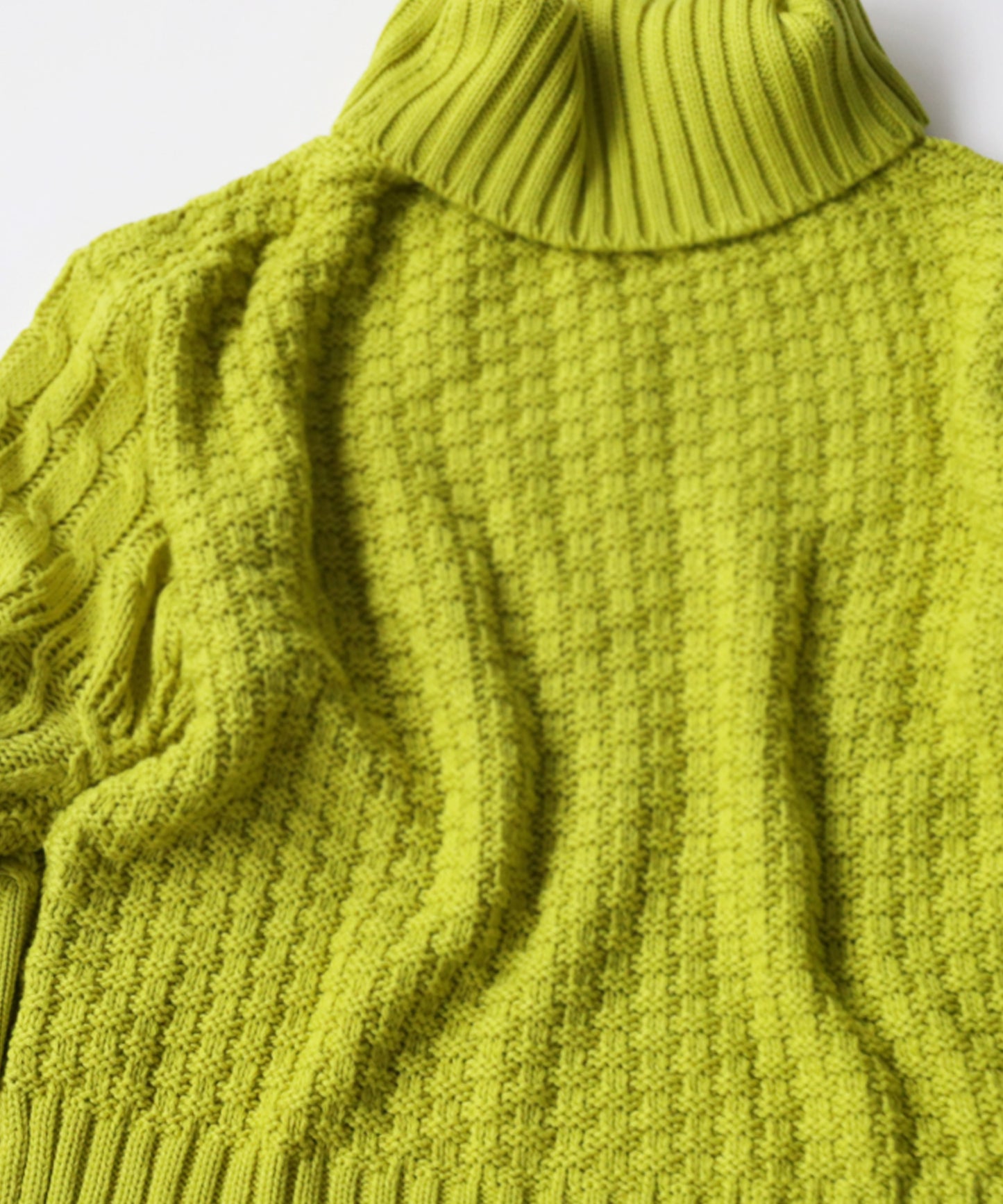 Cable TurtleNeck Knit Ladies