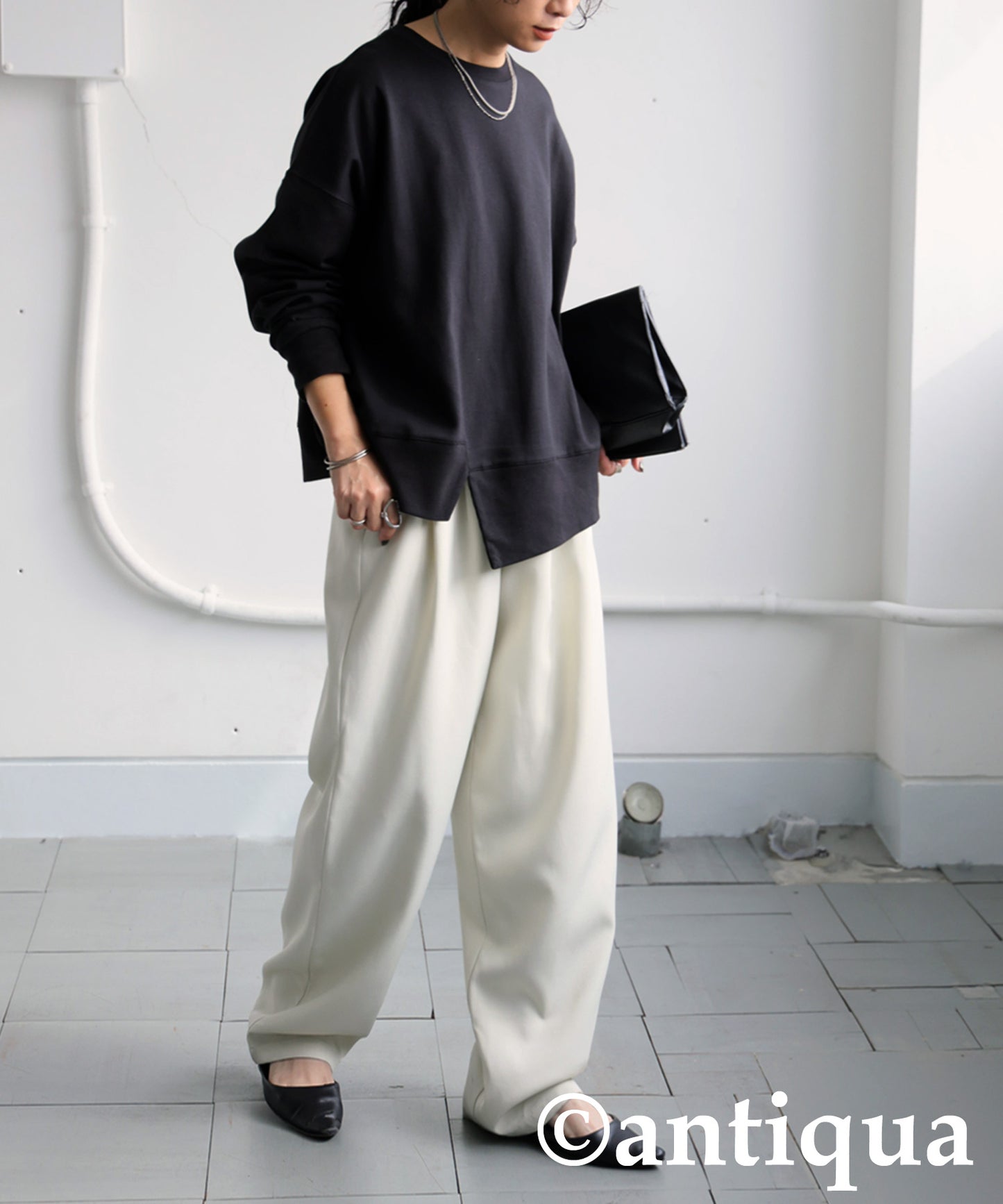 Slit Switching Pullover Ladies