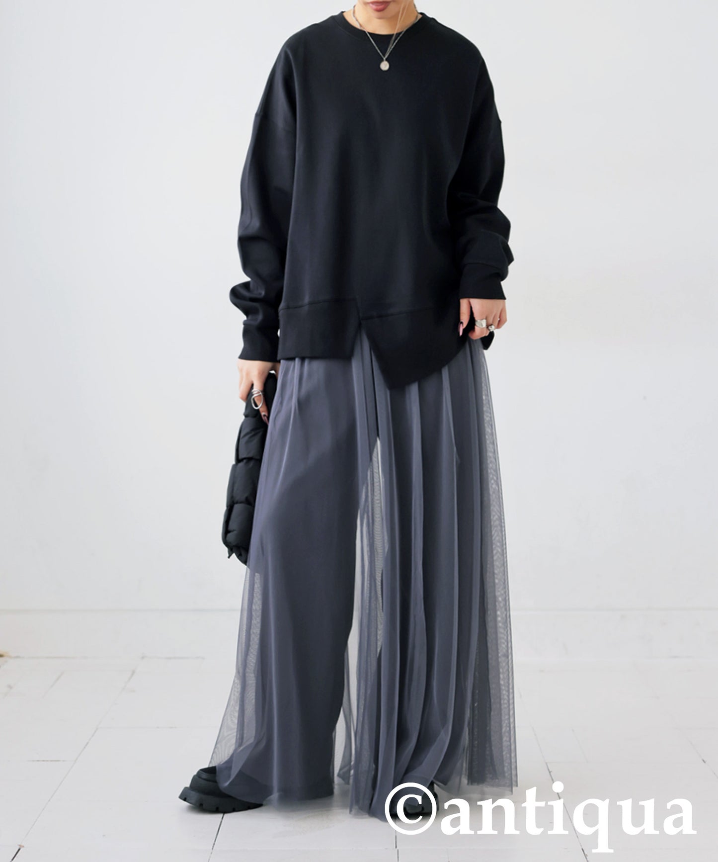 Slit Switching Pullover Ladies