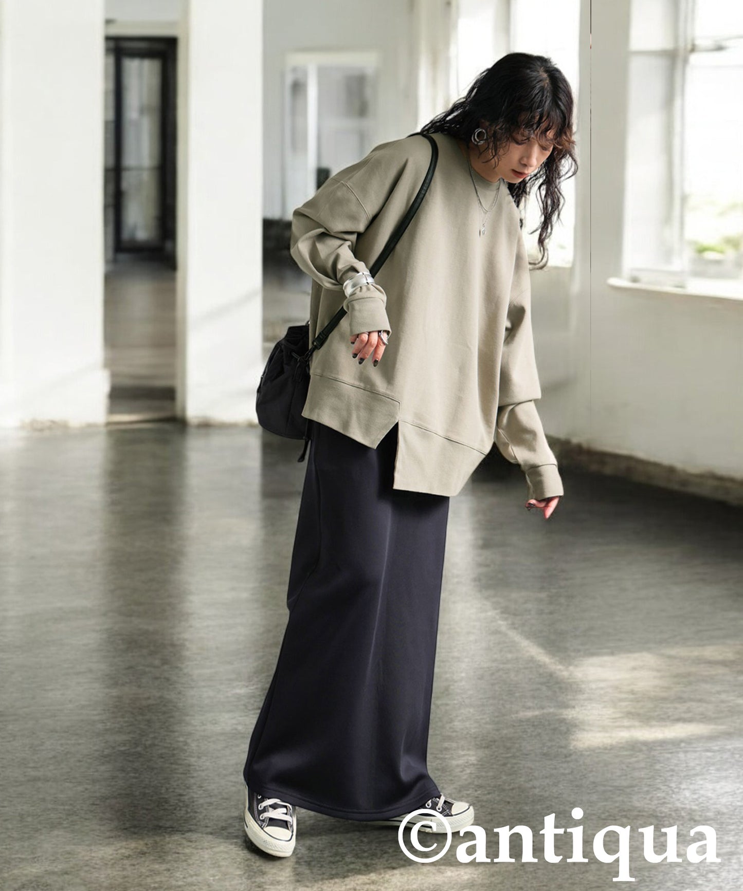 Slit Switching Pullover Ladies