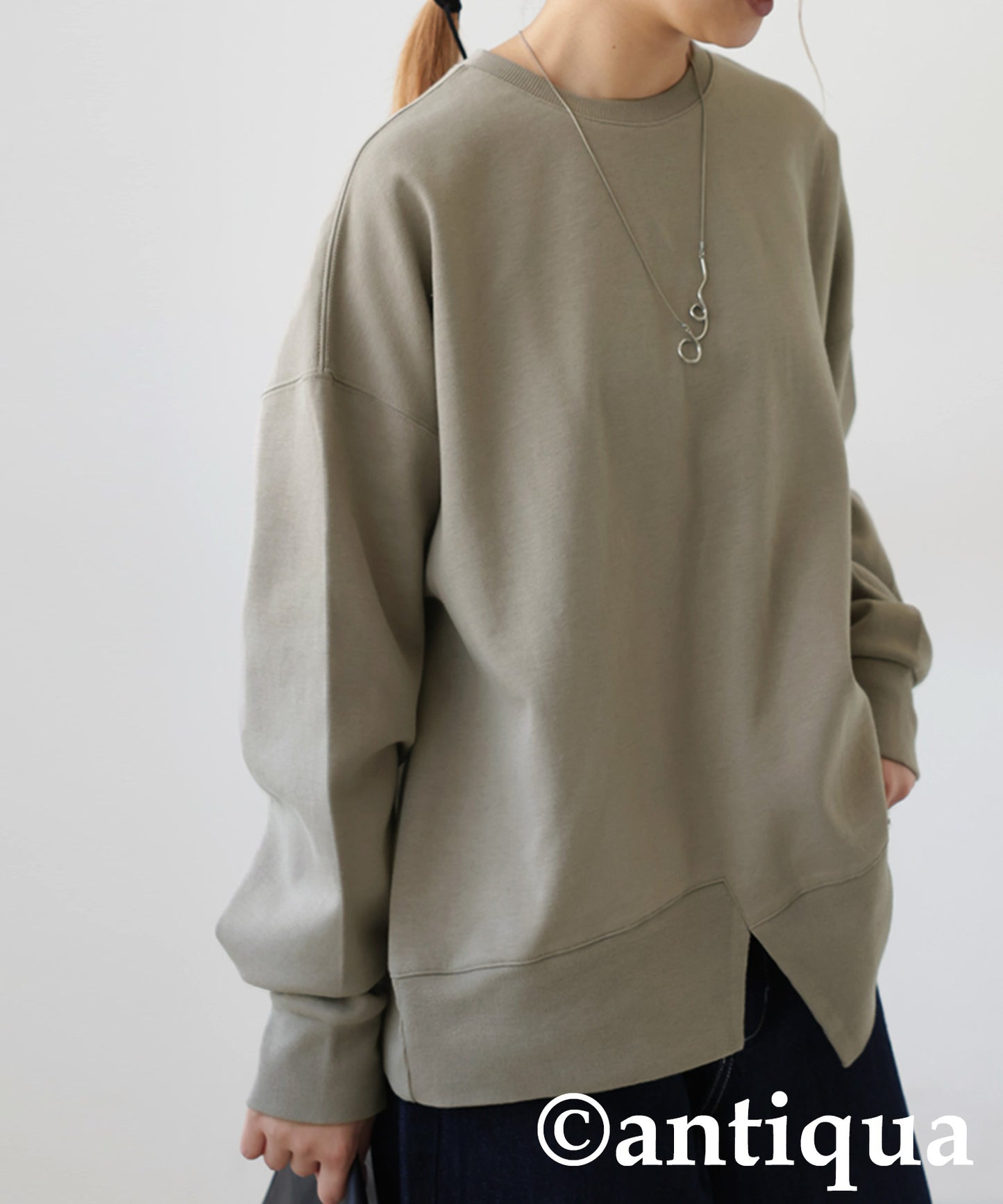 Slit Switching Pullover Ladies