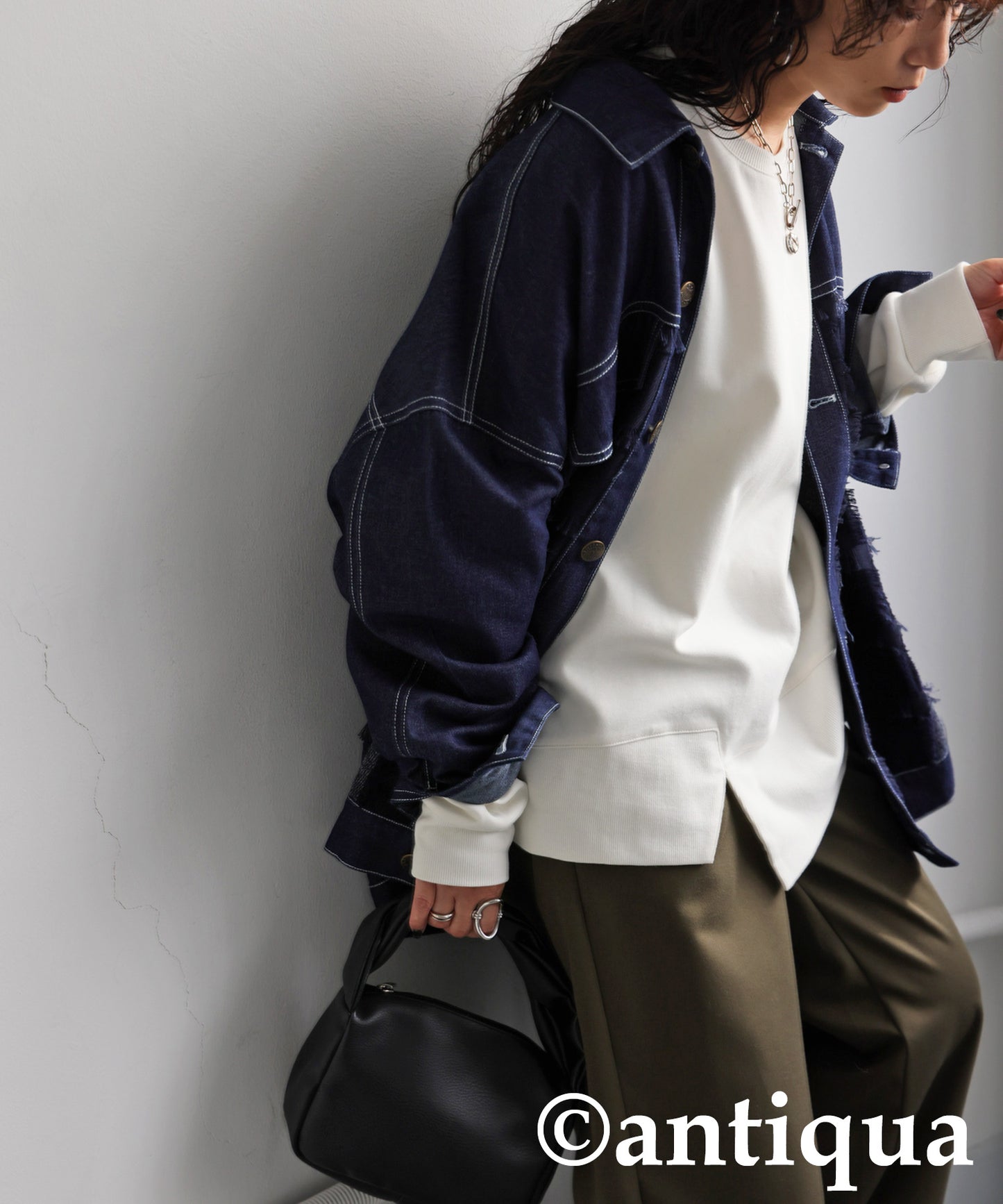 Slit Switching Pullover Ladies