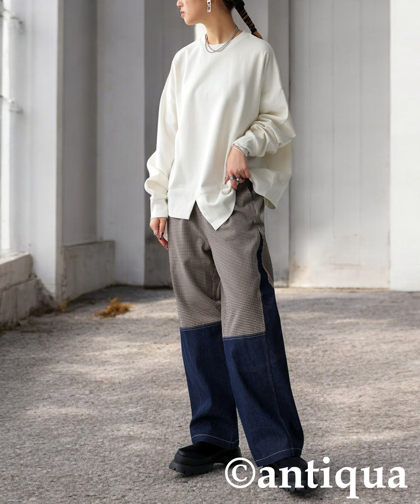 Slit Switching Pullover Ladies