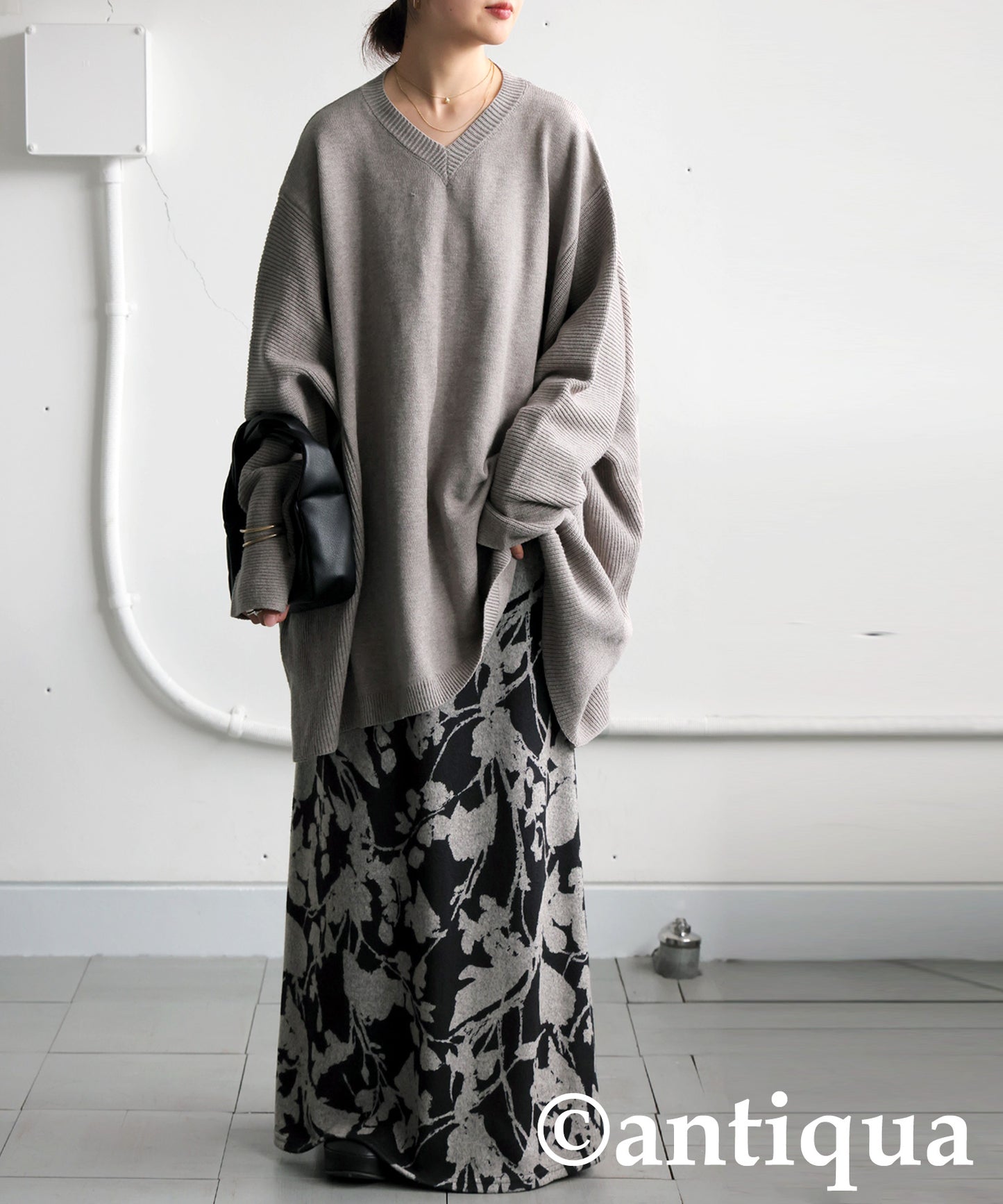 V-Neck Wide Knit Top Ladies