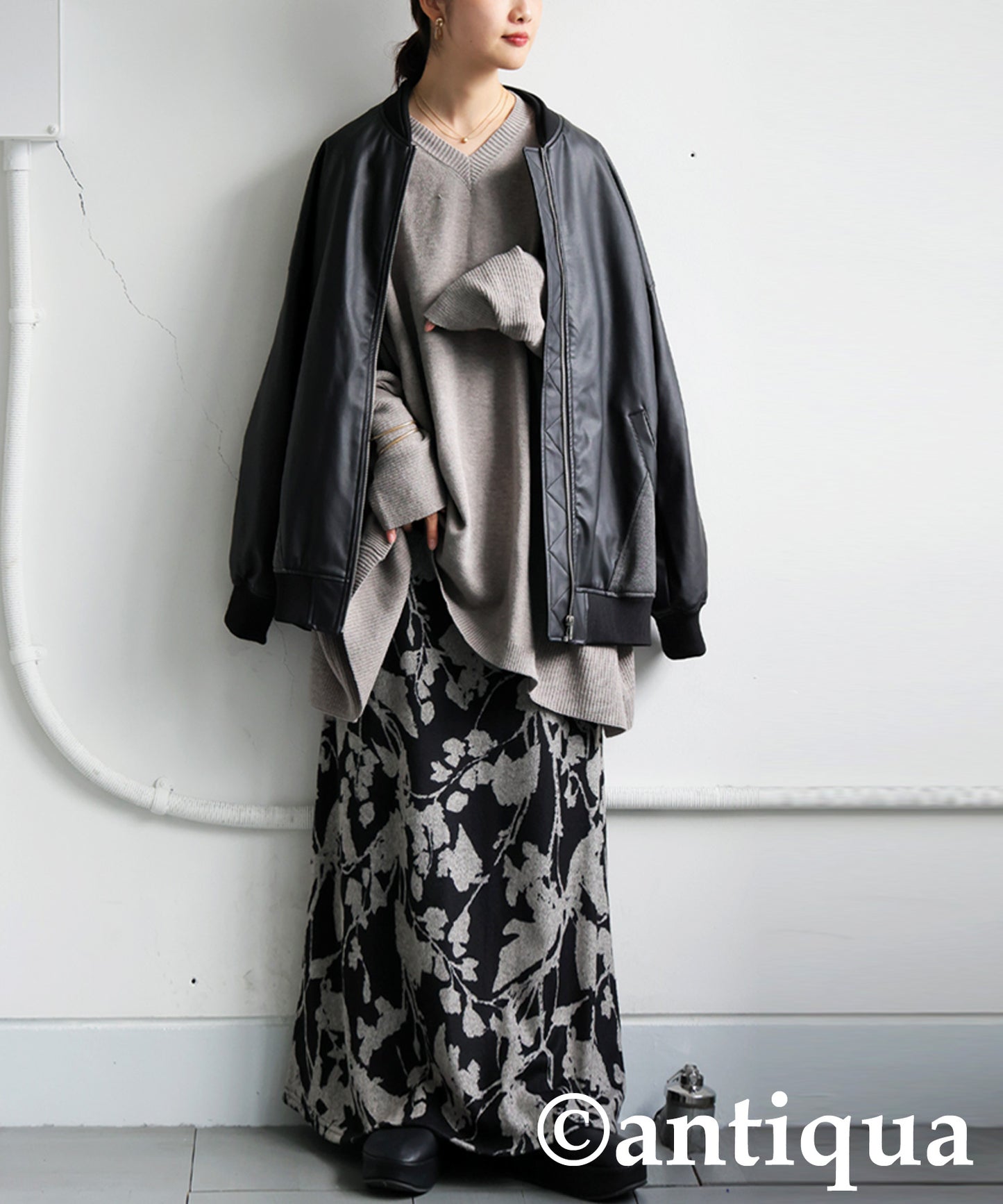 V-Neck Wide Knit Top Ladies